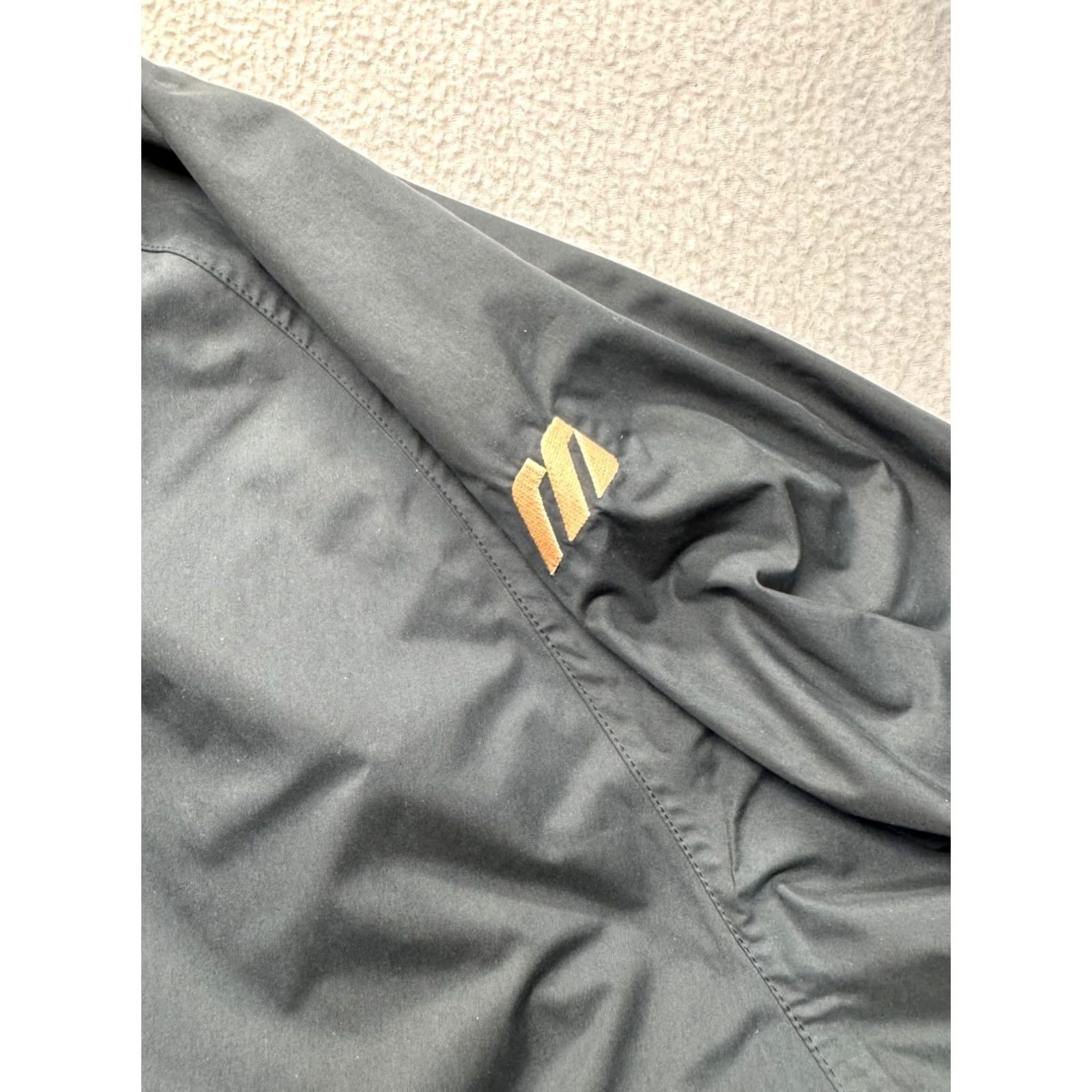 Mizuno Mizuno Jacket Windbreaker Women's XXL Black Tan Lightweight Polyester 100% Solid Windbreaker 2XL (Mizuno) Size XXL / US 16-18 / IT 52-54 - 6 Thumbnail