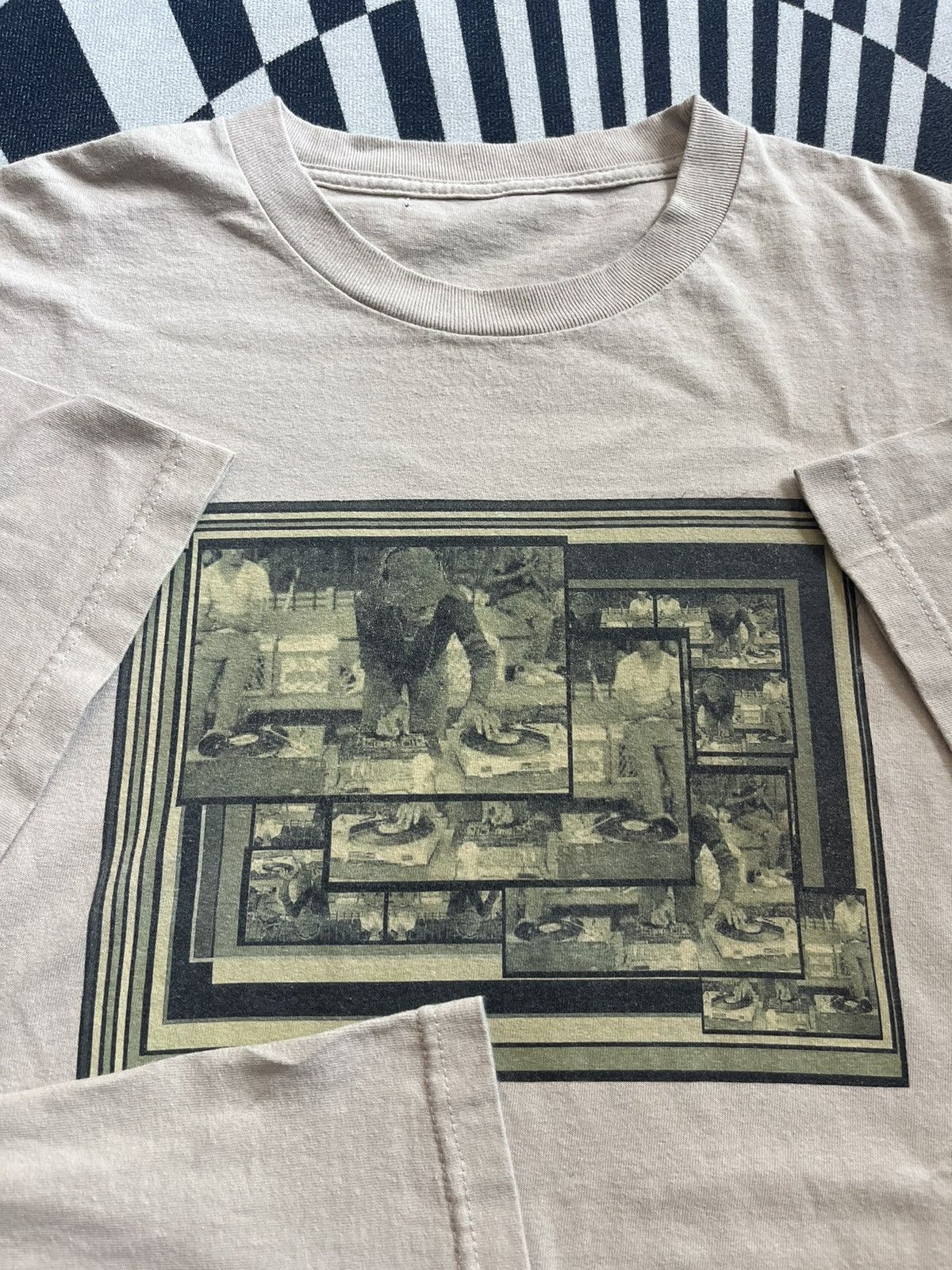 Vintage Vintage Photo DJ Vinyl Hip Hop Electronic Music 00’s Tshirt Size US XXL / EU 58 / 5 - 7 Thumbnail