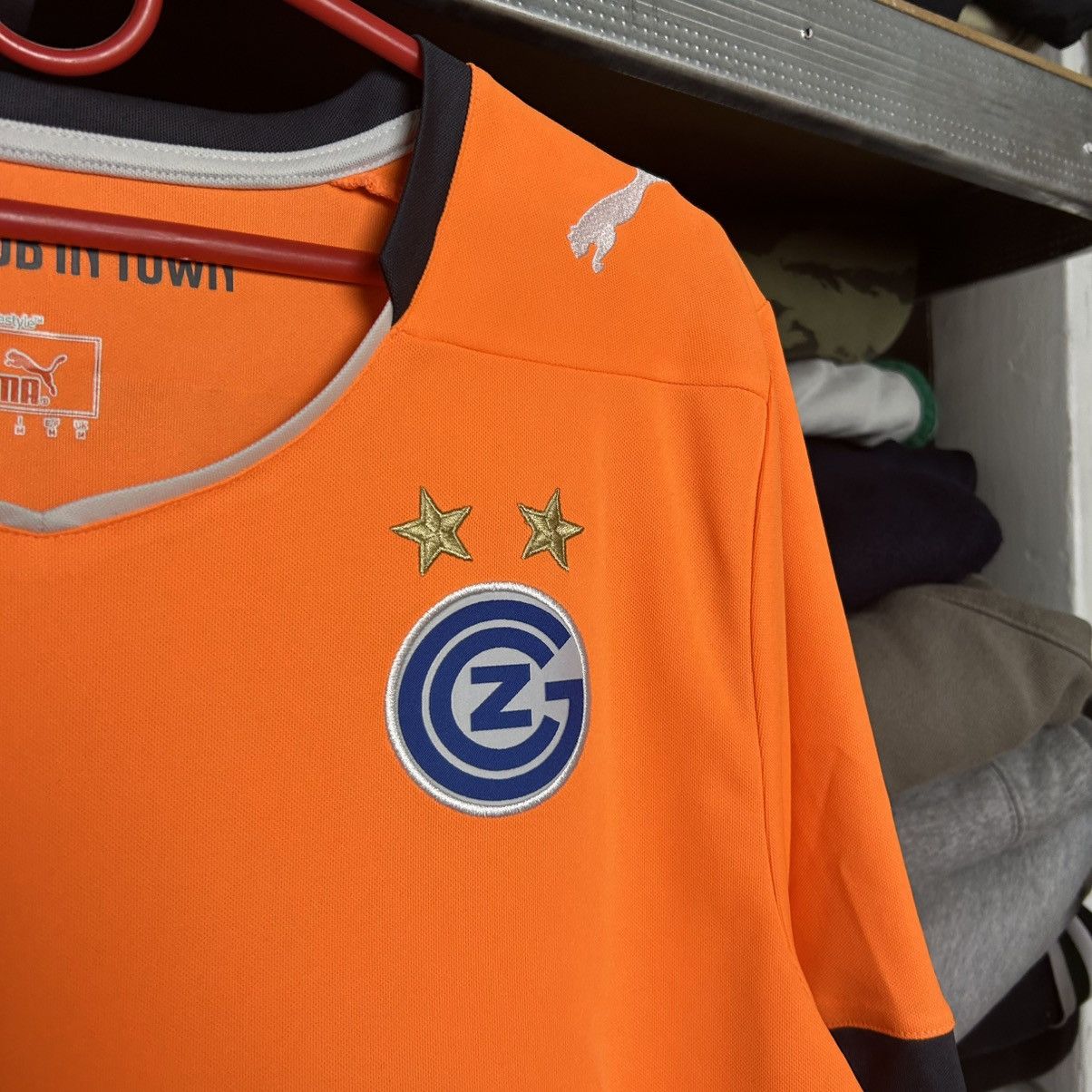 Puma Mens Puma Graphosser Zurich 2014 home soccer jersey size M Size US M / EU 48-50 / 2 - 4 Thumbnail