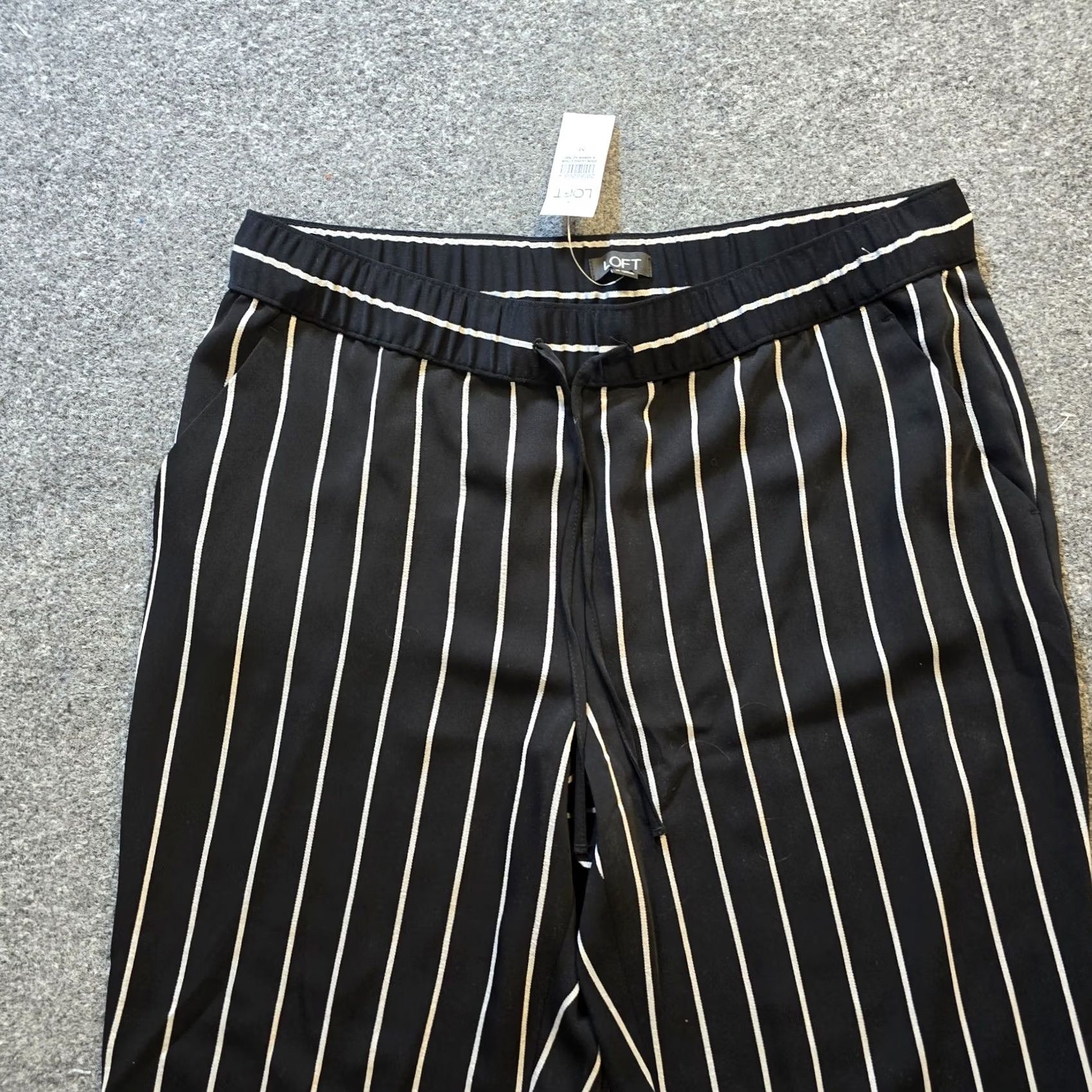 Loft LOFT Pants Womens Regular Size M Black White Striped Tapered Pull On Casual Career Dress Pants Size 32" / US 10 / IT 46 - 2 Thumbnail