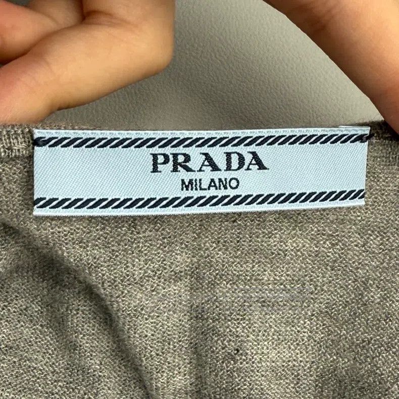 Prada Prada Gray classic logo cashmere sweater Size US XS / EU 42 / 0 - 5 Thumbnail