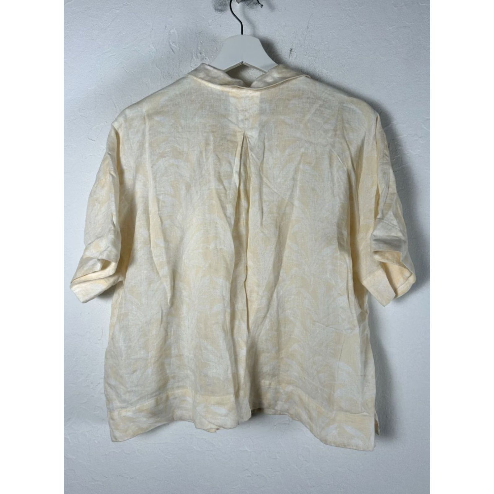 Banana Republic Banana Republic Womens Large Beige Linen Button-Up Shirt Subtle Leaf Print Casual Size L / US 10 / IT 46 - 3 Thumbnail