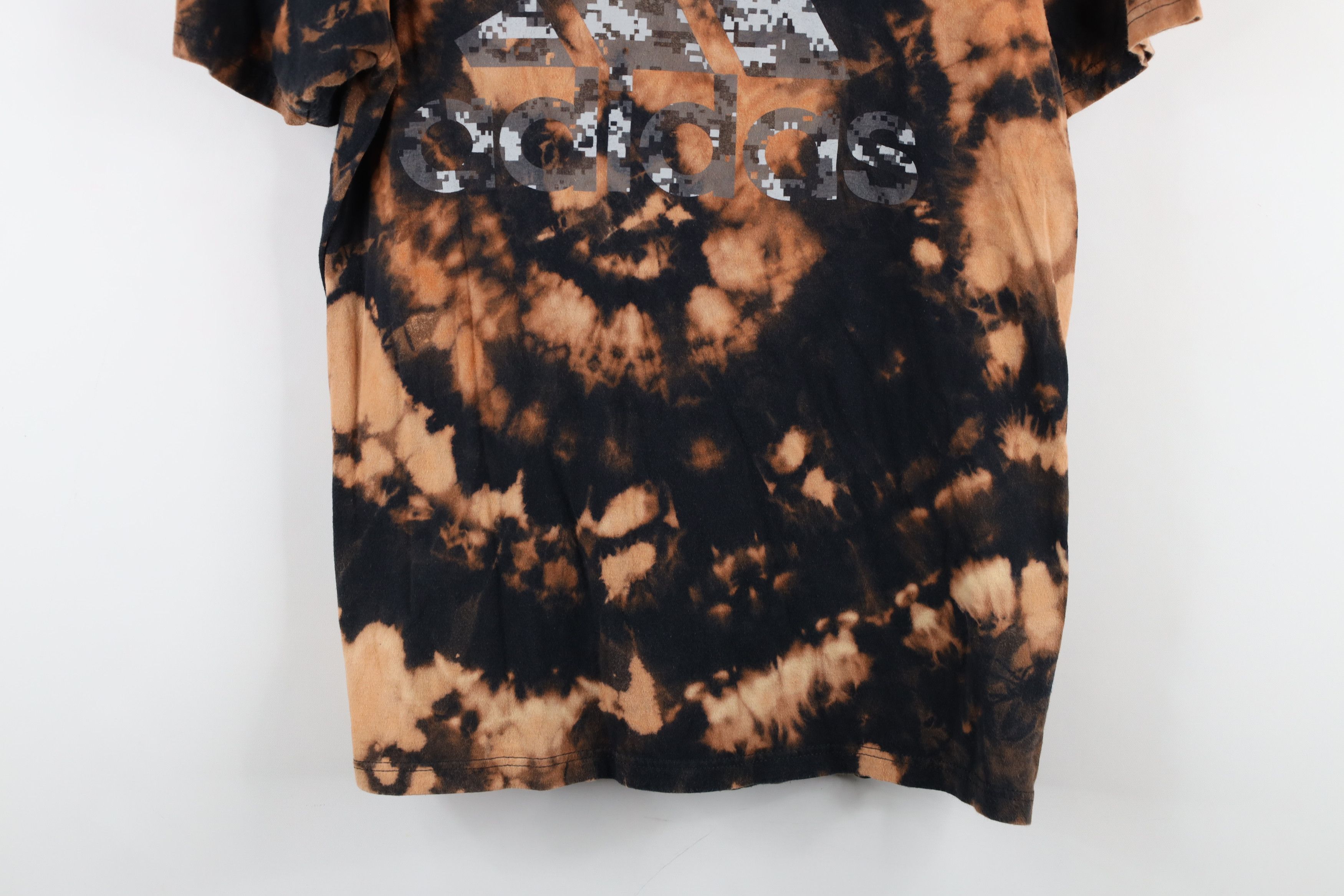 Adidas × Vintage Vintage Y2K Adidas Acid Wash Digi Camouflage Big Log T-Shirt Size US M / EU 48-50 / 2 - 3 Thumbnail