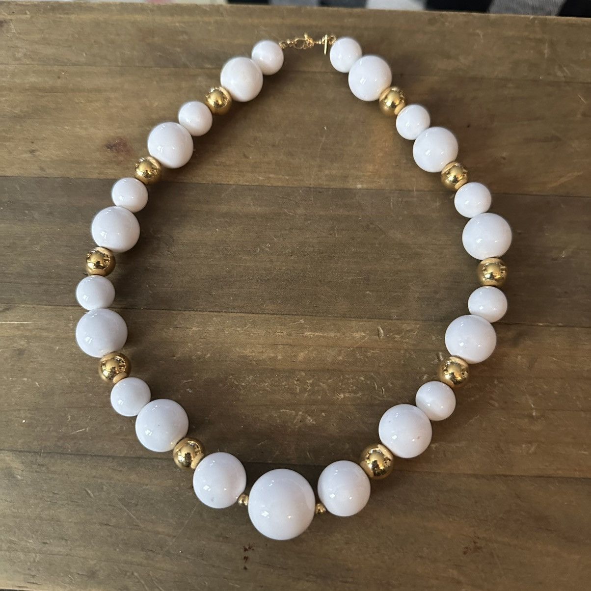 Monet Vintage Monet chunky white and gold bead necklace Size ONE SIZE - 2 Thumbnail