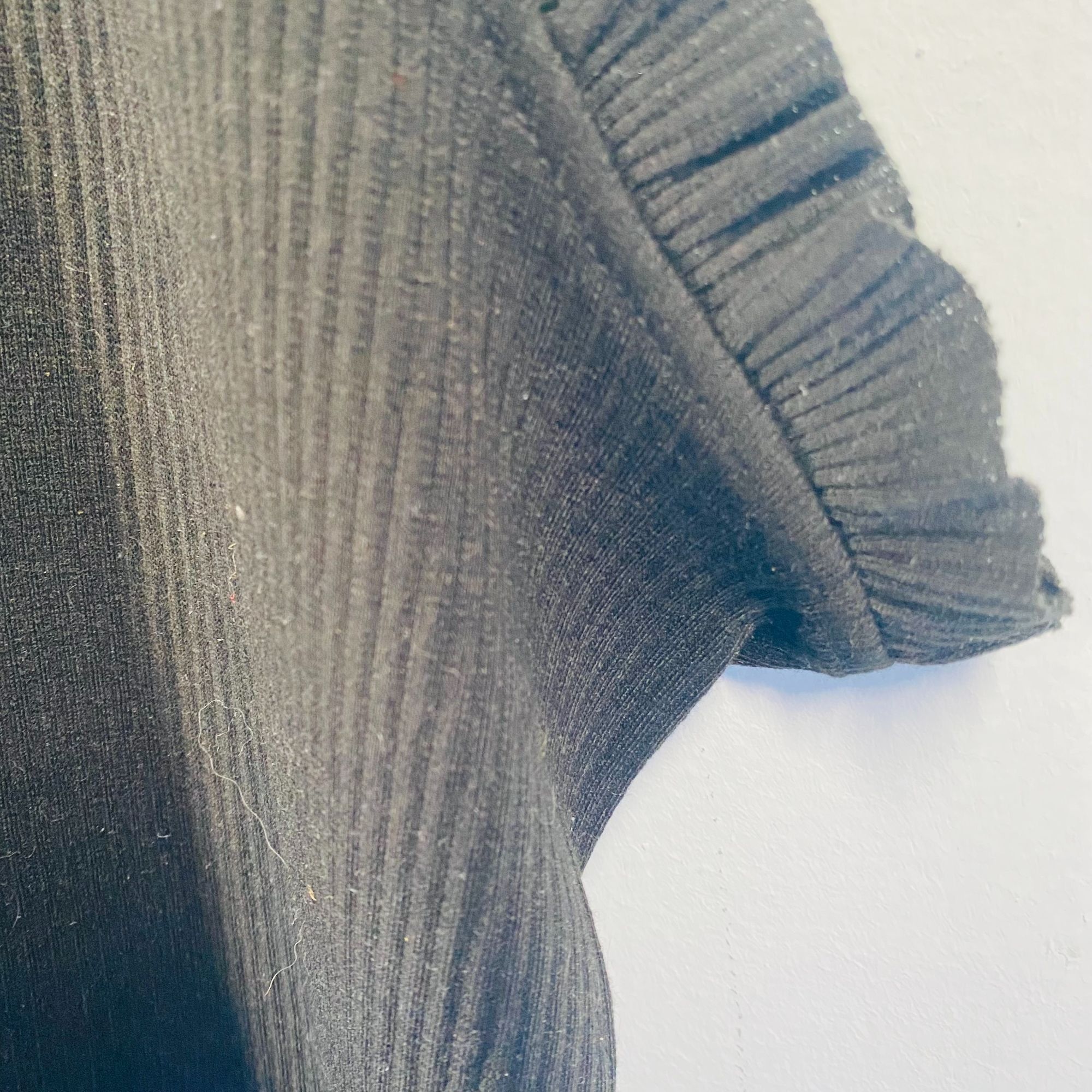 Other Hayden Los Angeles 2XL Black Ruffle Sleeve Ribbed Knit Top W Size XXL / US 16-18 / IT 52-54 - 4 Thumbnail