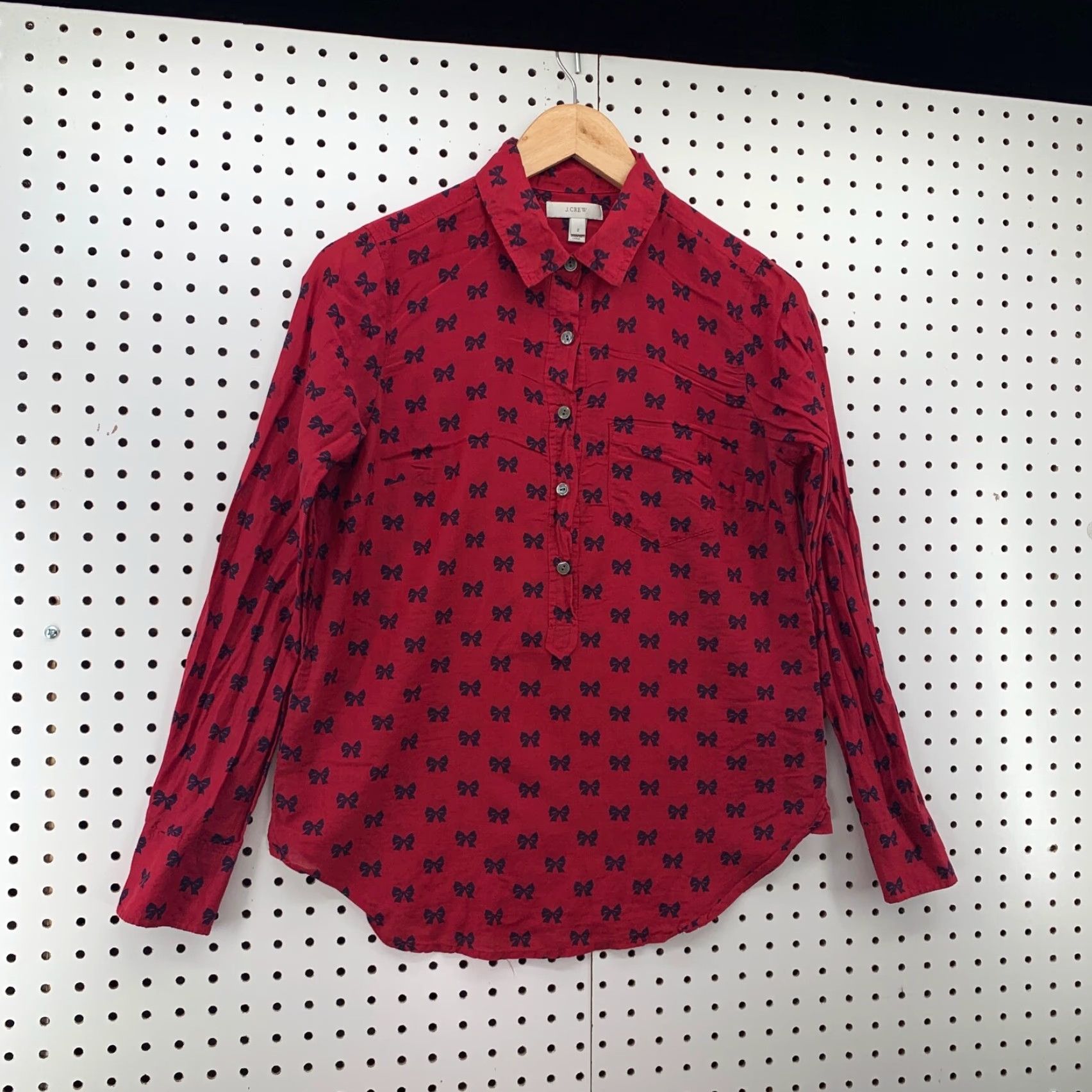 J.Crew J.CREW Button Shirt Womens Size 2 Red Long Sleeve Bow Tie AOP 18.5x25.5 Size XS / US 0-2 / IT 36-38 - 3 Thumbnail