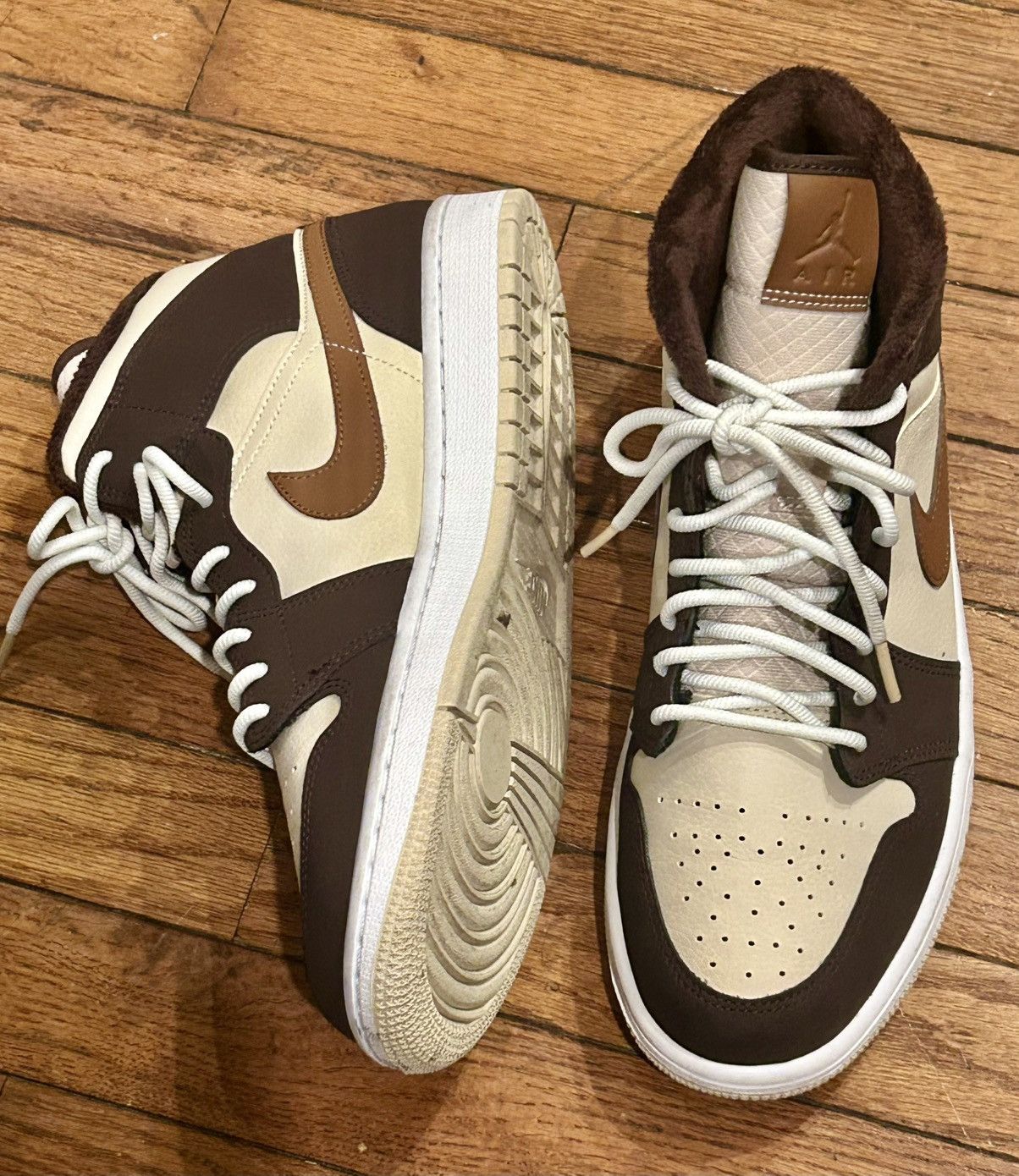 Nike Air Jordan 1 Mid SE Sneakers Size US 11.5 / EU 44-45 - 2 Thumbnail