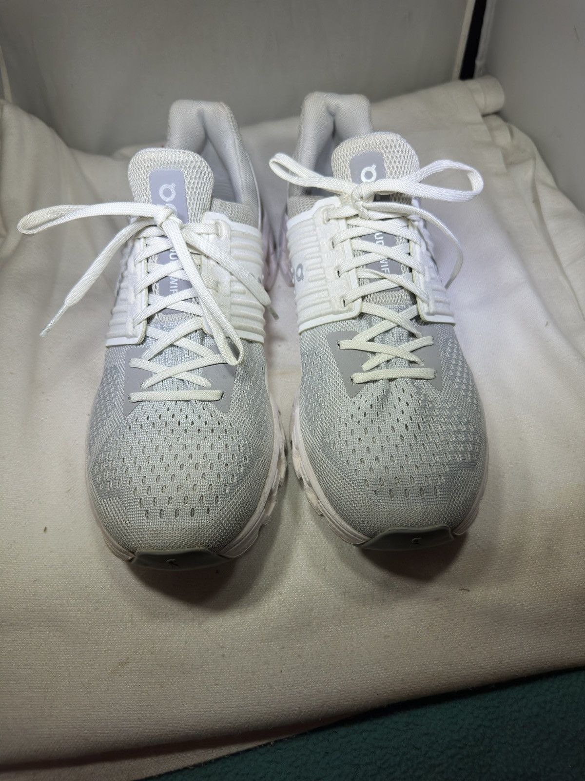 On On Running Cloudswift Women's 11 Gray White Helion CloudTec Size US 11 / IT 41 - 2 Thumbnail