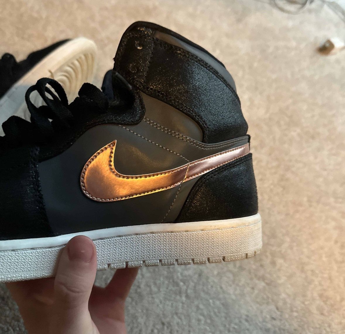 Jordan Brand × Nike Air Jordan 1 Bronze Medal Size US 12 / EU 45 - 7 Thumbnail