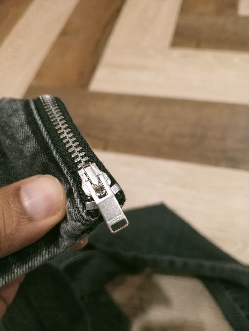 Saint Laurent Paris SAINT LAURENT PARIS D05 W/SK-MW ANKLE ZIP JEANS Size 27" / US 4 / IT 40 - 9 Thumbnail