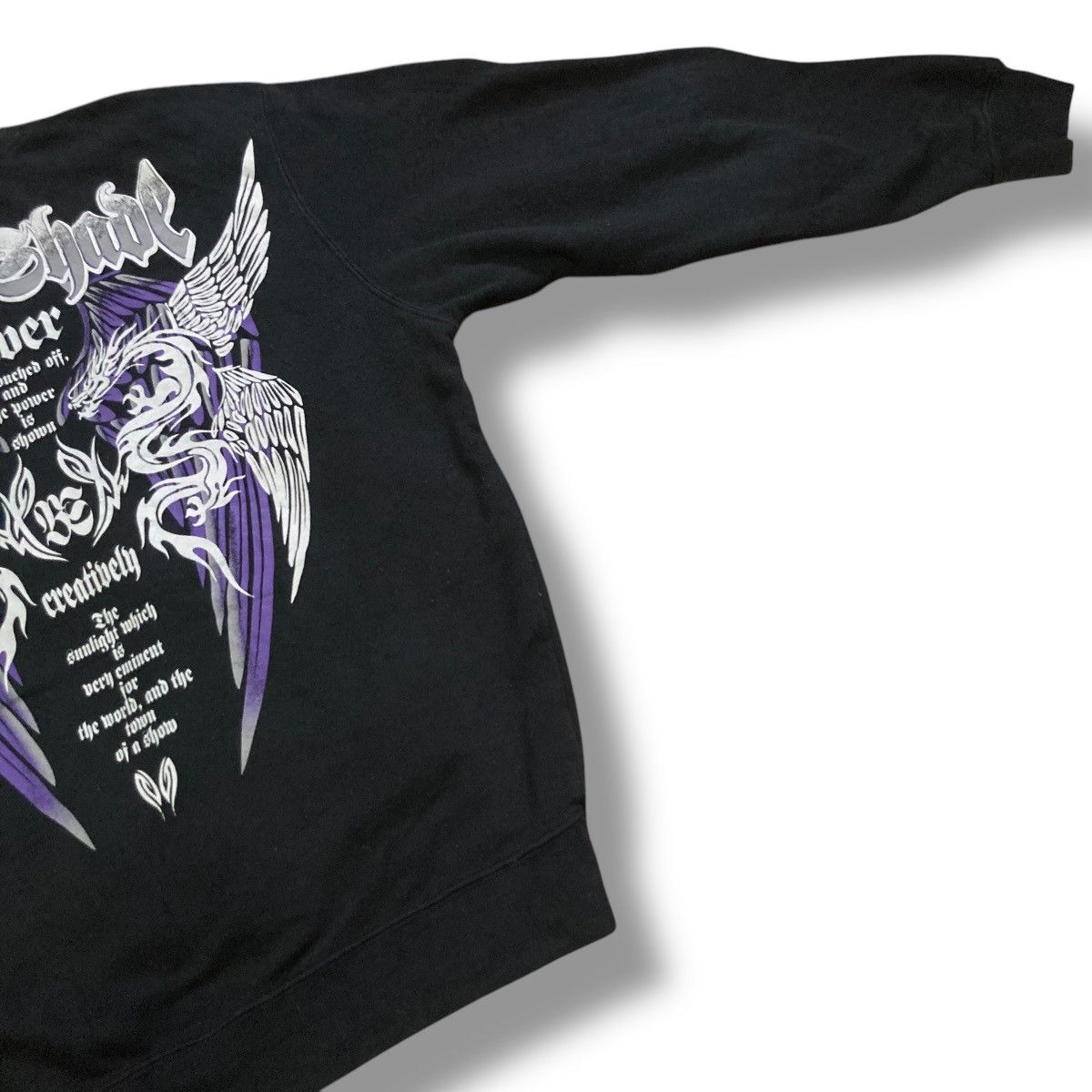 Le Grande Bleu (L.G.B.) 🇯🇵 Y2K ALL IS VANITY WORDING DRAGON SWEATSHIRT Size US L / EU 52-54 / 3 - 10 Thumbnail