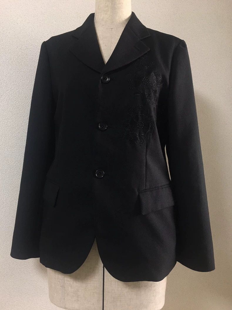 Comme Des Garcons Rose early flower embroidered blazer