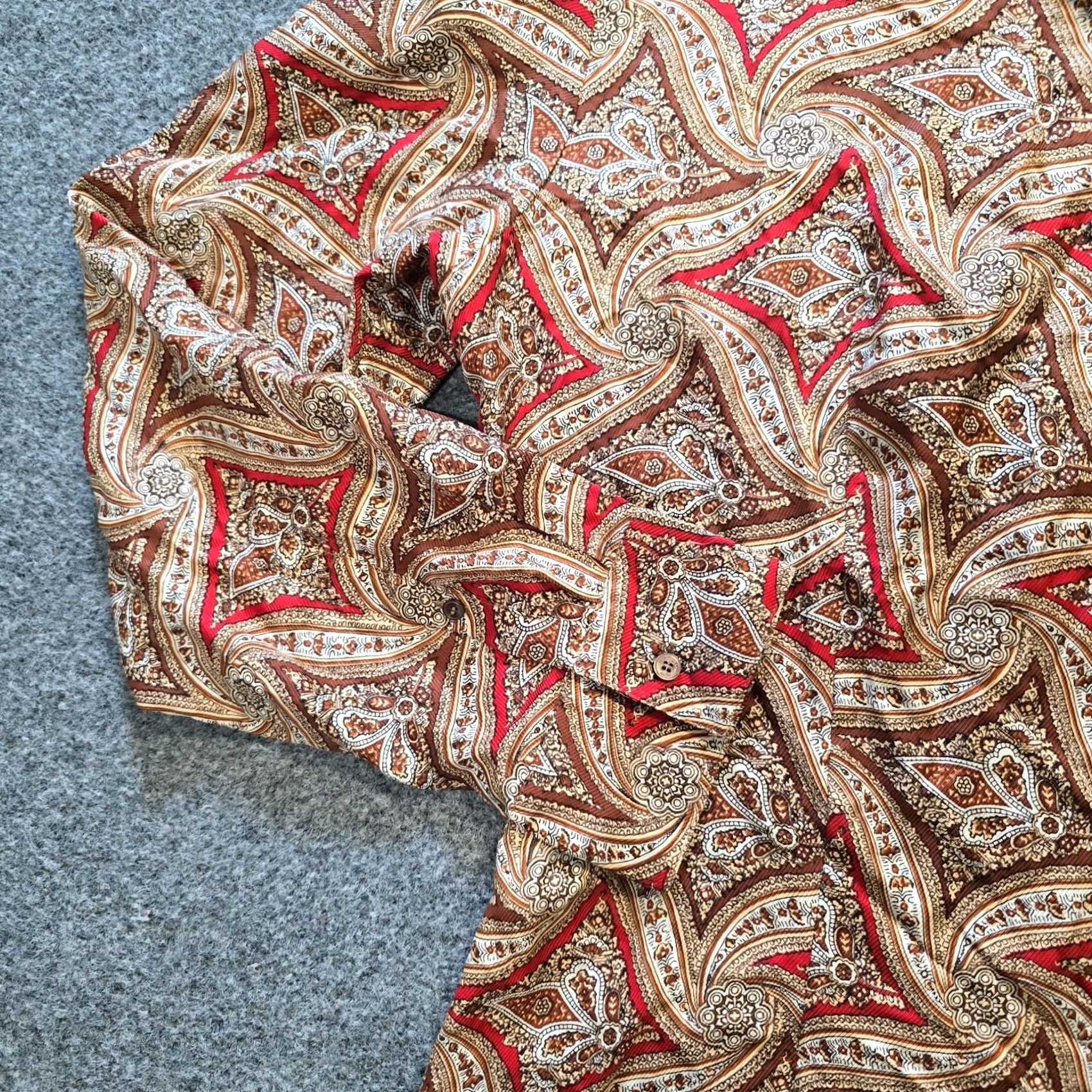 Talbots Talbots Top Womens Size 18 Brown Red Silk Button-Up Long Sleeve Career Classic Geometric Pattern Button-Front Shirt Womens Plus Size Regular Fit Size XXL / US 16-18 / IT 52-54 - 3 Thumbnail