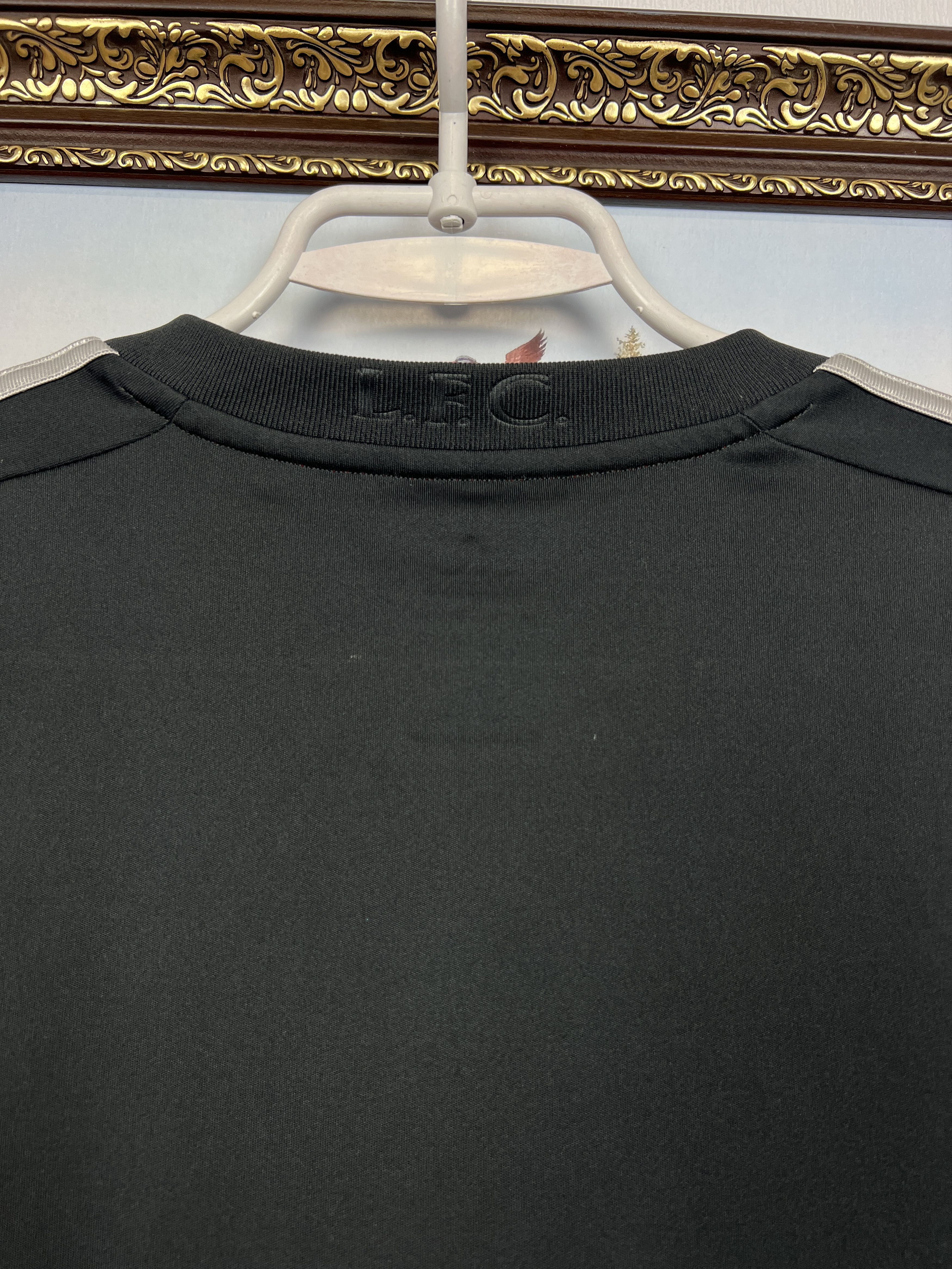Adidas Liverpool football shirt Soccer Adidas Long Sleeve Tee Size US L / EU 52-54 / 3 - 18 Thumbnail