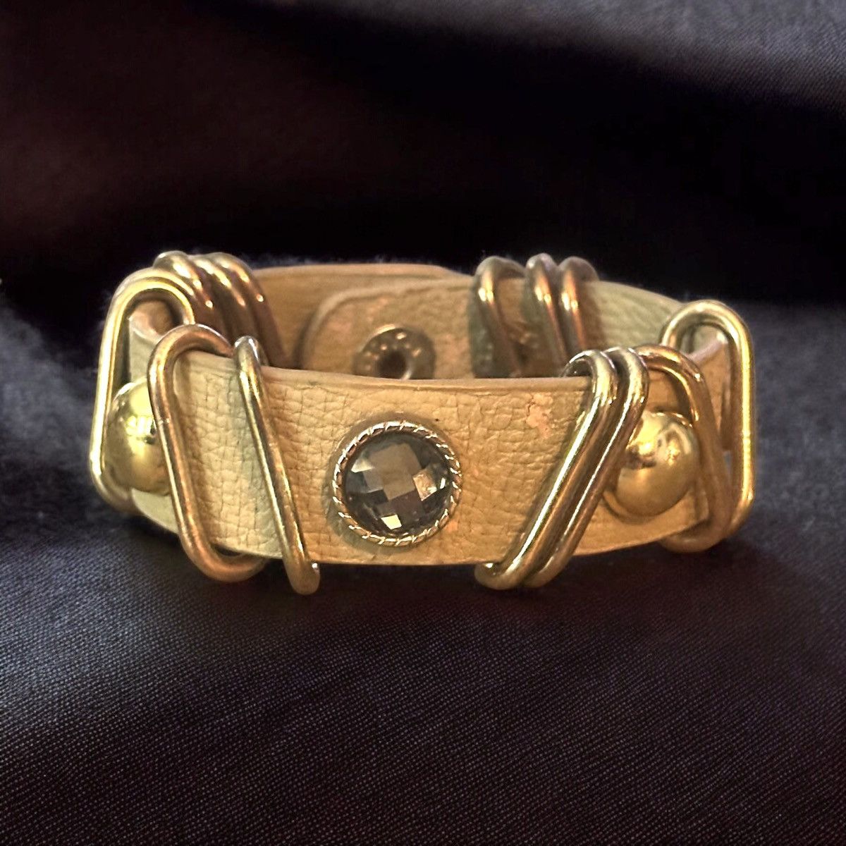Other Yik Fung jeweled leather snap bracelet Size ONE SIZE - 1 Thumbnail