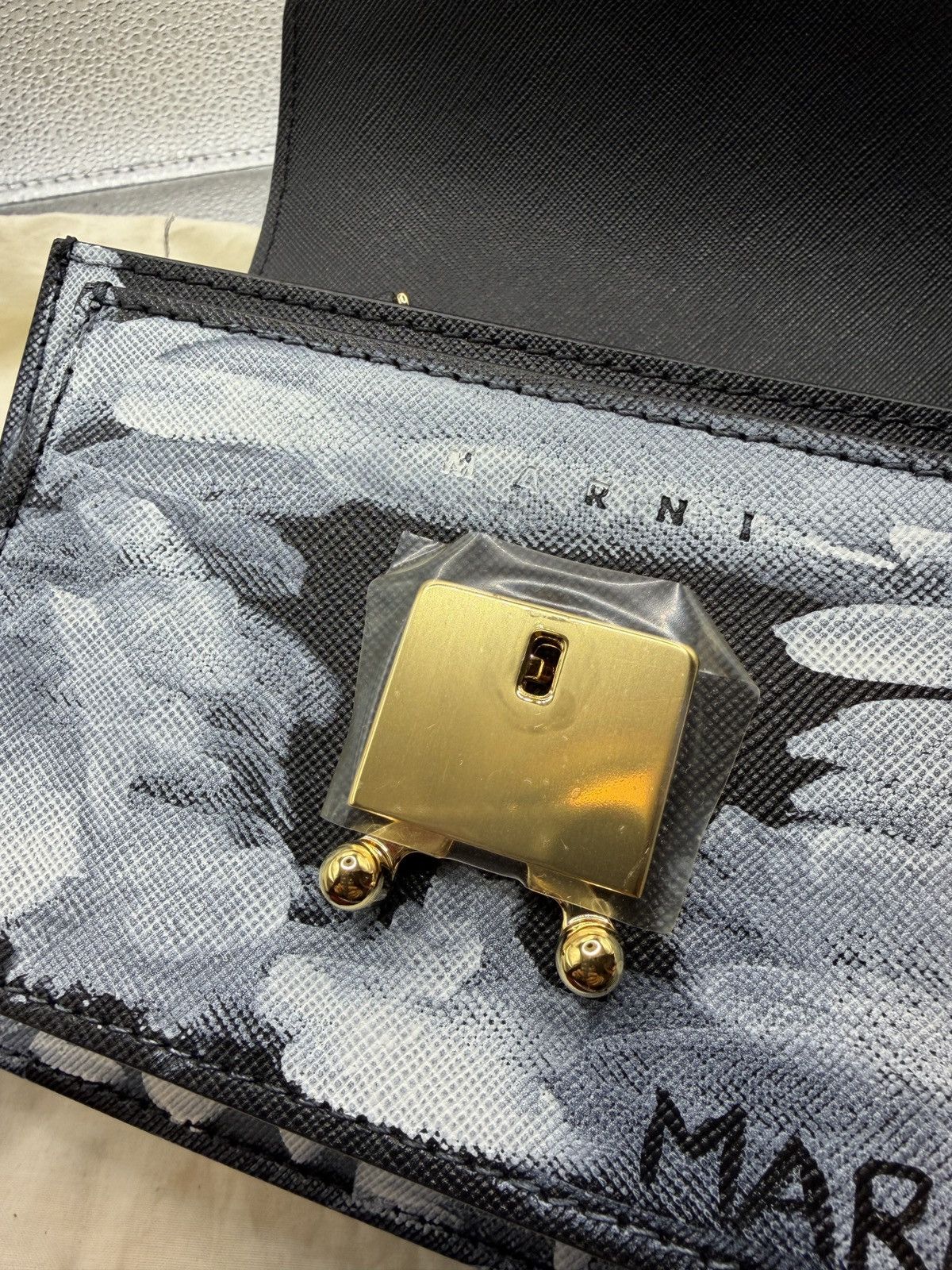 Marni Marni Love Graffiti Saffiano Leather Trunk Shoulder Bag Size ONE SIZE - 8 Thumbnail