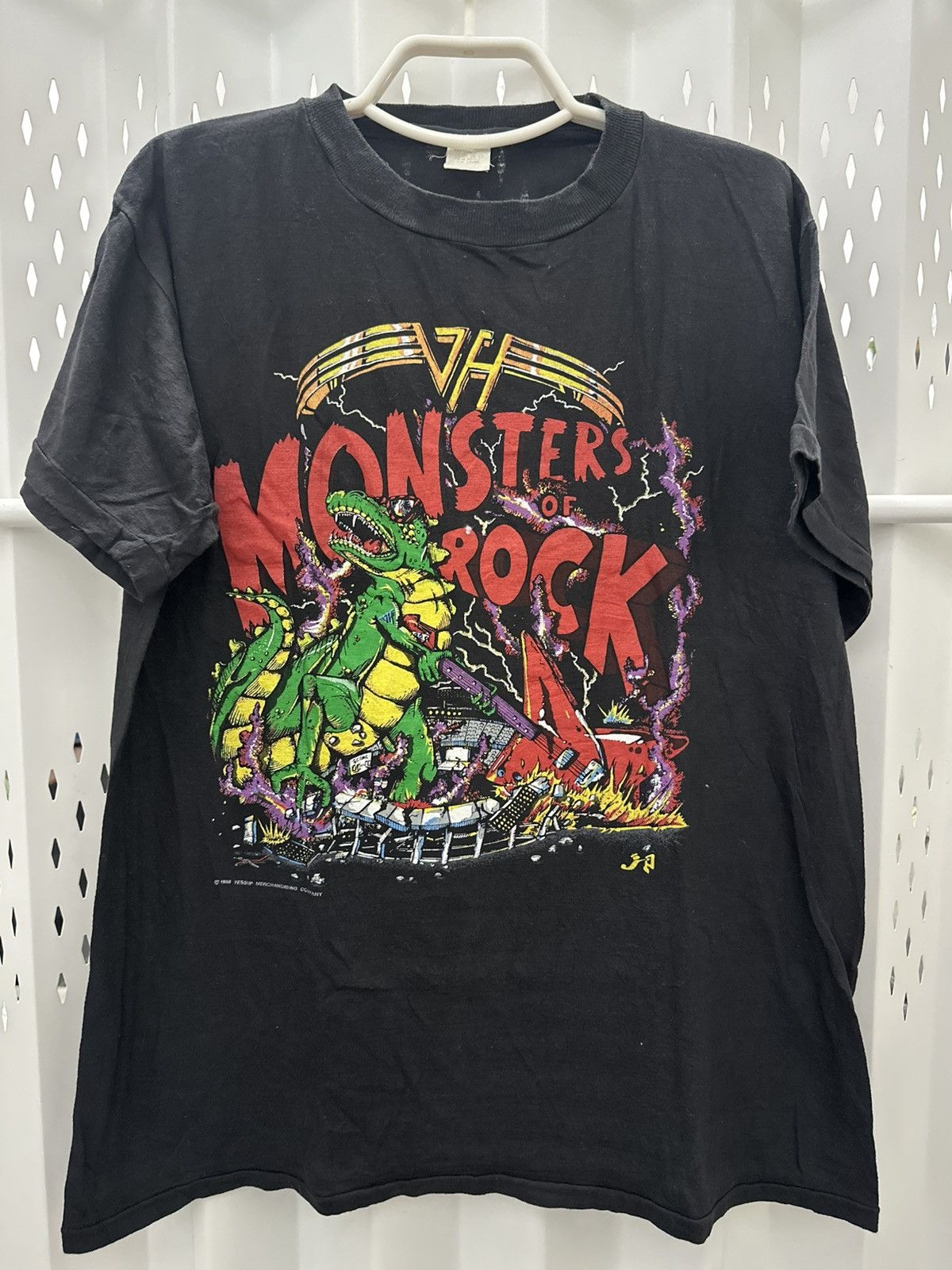 Band Tees Vintage Van Halen Monsters of Rock 1988 Tour TShirt Size US XL / EU 56 / 4 - 1 Thumbnail