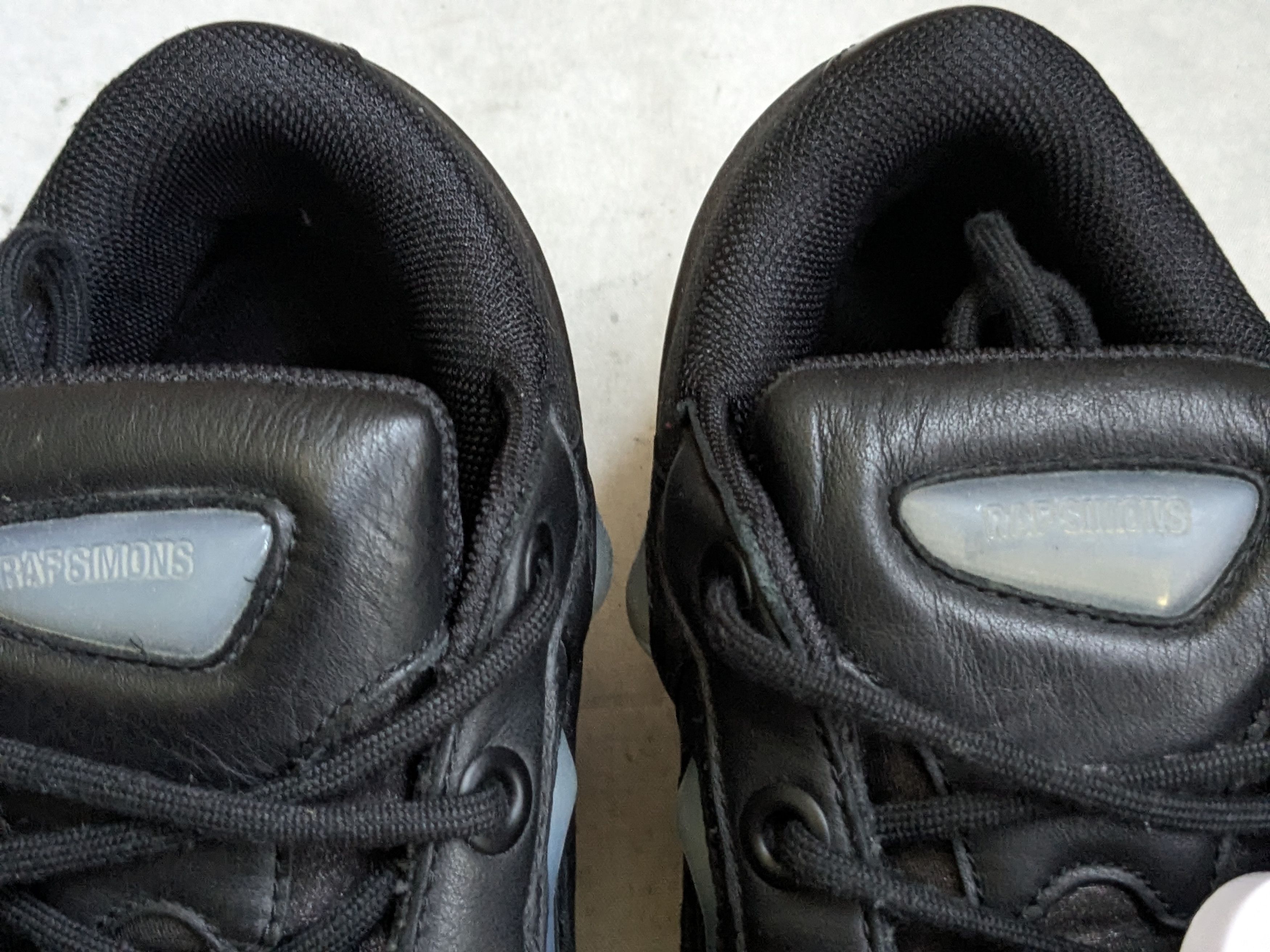 Raf Simons Adidas x Raf Simons Ozweego Black Corn 9 BB6741 Size US 9 / EU 42 - 7 Thumbnail