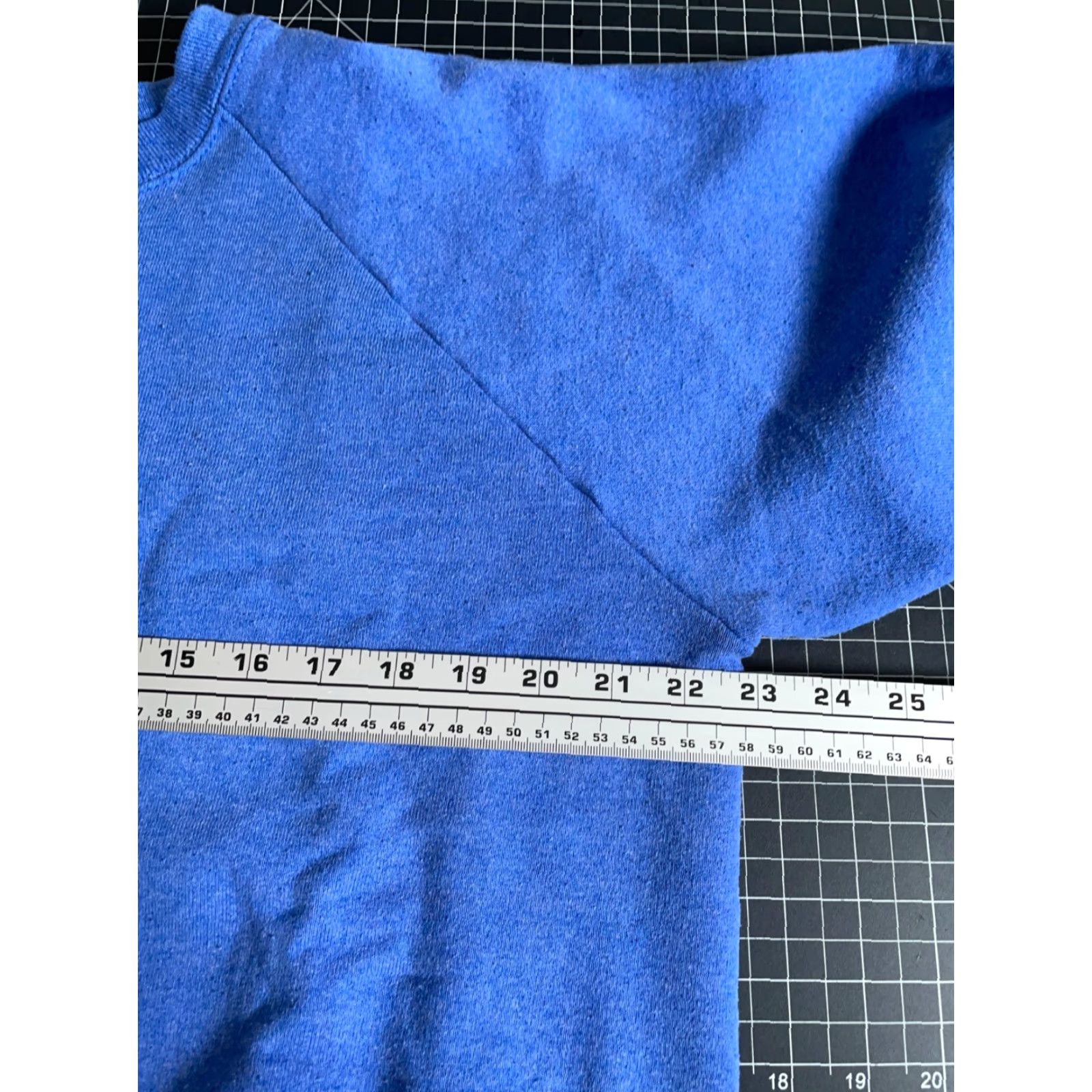 Fruit Of The Loom VINTAGE Fruit of the Loom Sweatshirt XL Blue Raglan Sleeves 50/50 80s Retro Crew Neck Men Size US XL / EU 56 / 4 - 5 Thumbnail