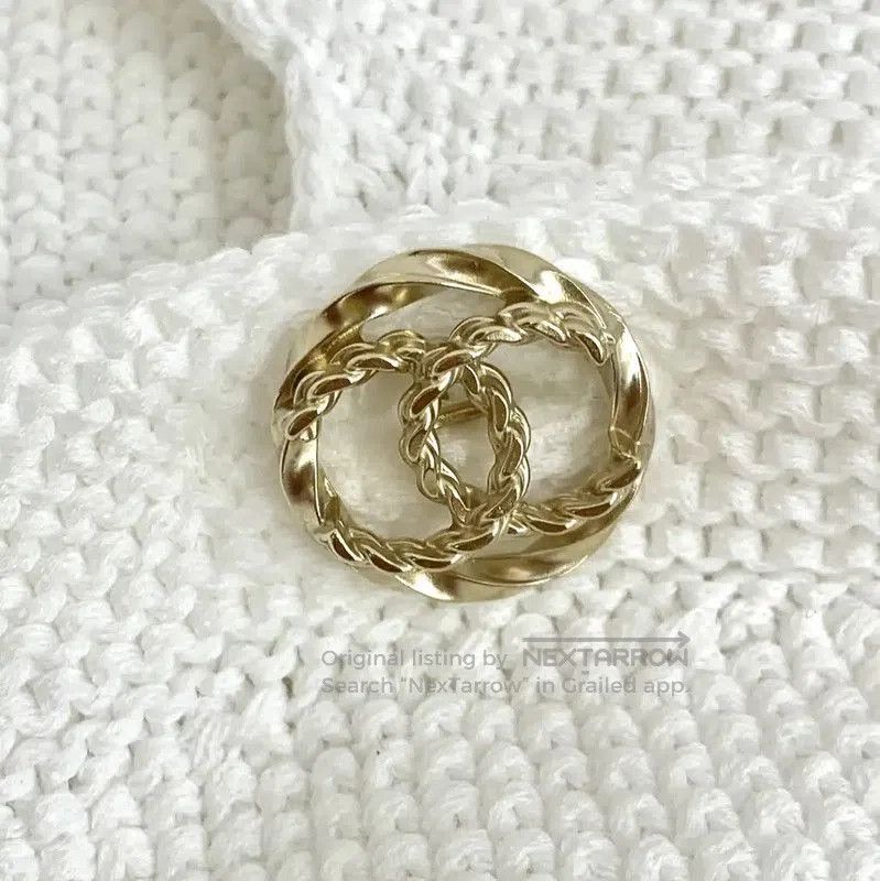 Chanel Chanel White Knitted Pullover Sweater . Size S / US 4 / IT 40 - 5 Thumbnail