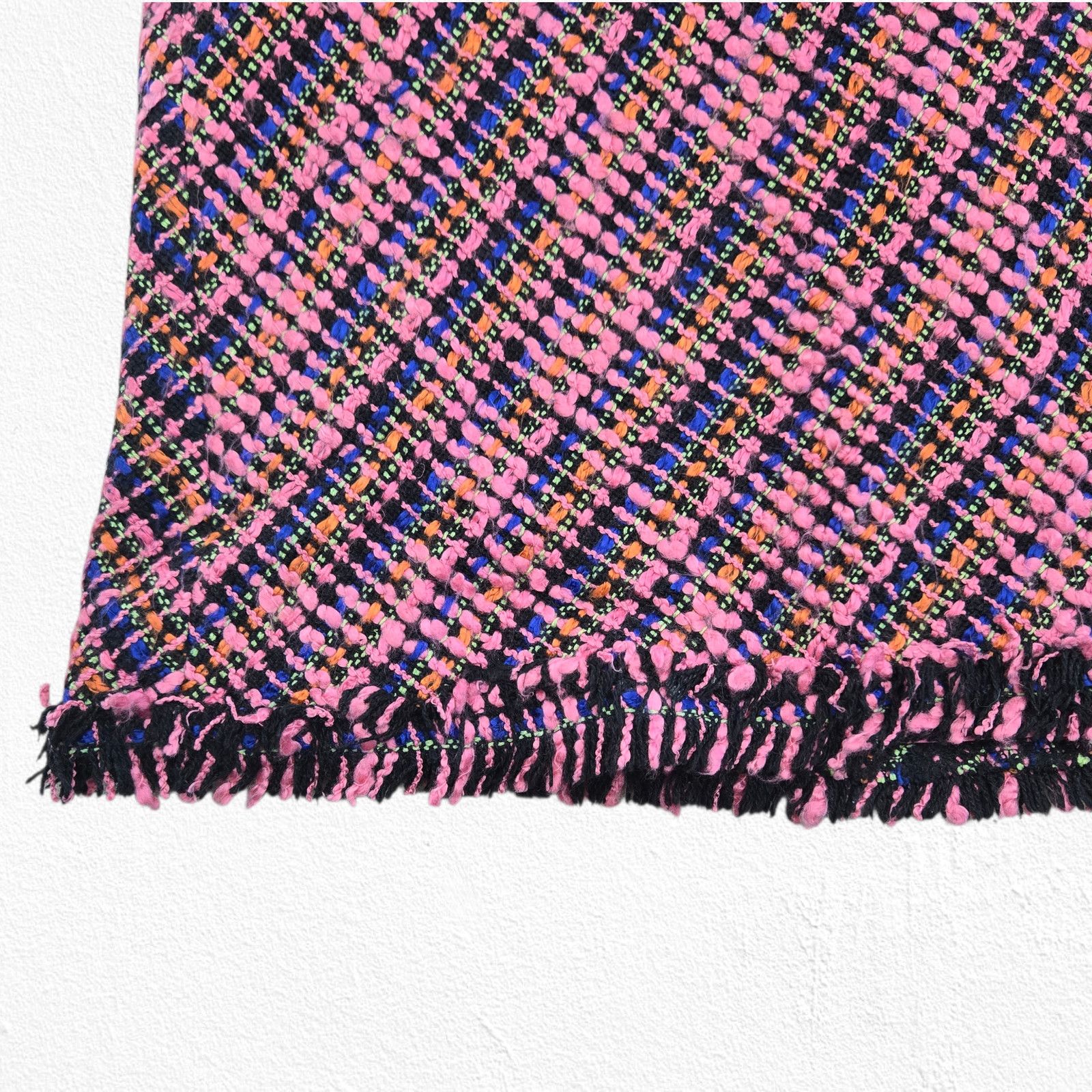 Vintage Y2K Pink Tweed Fringe Skirt Silk Blend Size 8 Size 30" / US 8 / IT 44 - 4 Thumbnail