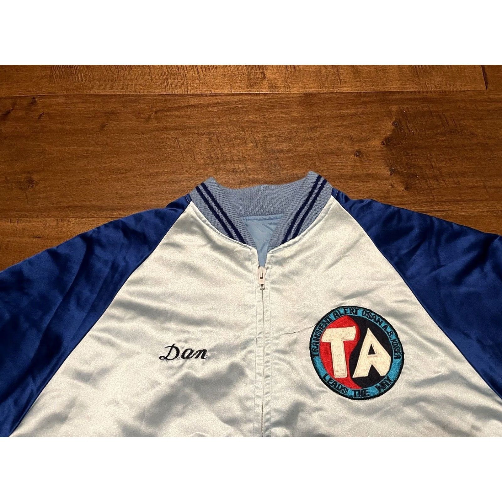 Vintage VINTAGE Transient Alert Osan Air Base Korea Military Satin Bomber Jacket Large Blue Mens Jacket Size US L / EU 52-54 / 3 - 4 Thumbnail