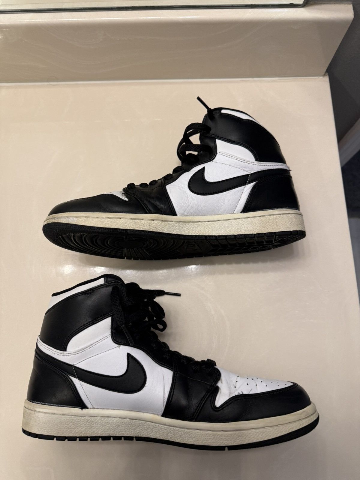 Nike Air Jordan 1 Retro Countdown Black and White Size US 9.5 / EU 42-43 - 3 Thumbnail