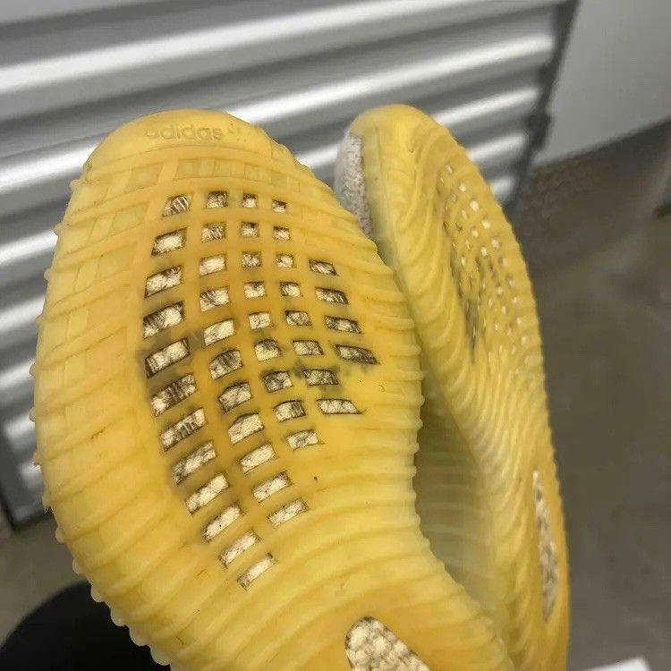 Adidas Adidas Yeezy Boost 350 V2 Cream White Triple CP9366 Size 4.5 Size US 4.5 / IT 34.5 - 7 Thumbnail