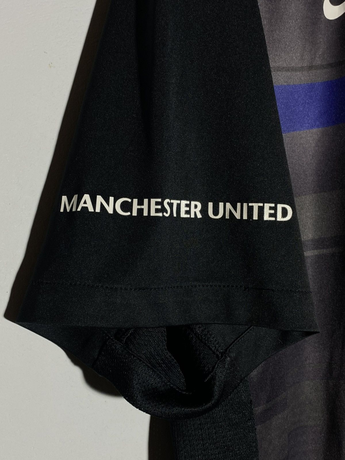 Nike 🔥 NIKE MANCHESTER UNITED AIG FOOTBALL SHIRT SOCCER JERSEY Size US XL / EU 56 / 4 - 7 Thumbnail