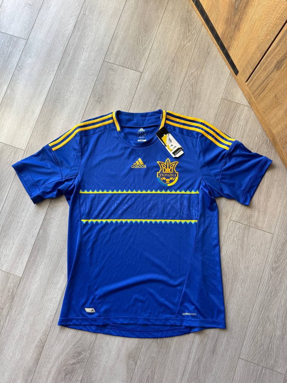 Other NEW! 2011-2012 Adidas Ukraine Away Jersey Size L Size US L / EU 52-54 / 3 - 1 Thumbnail