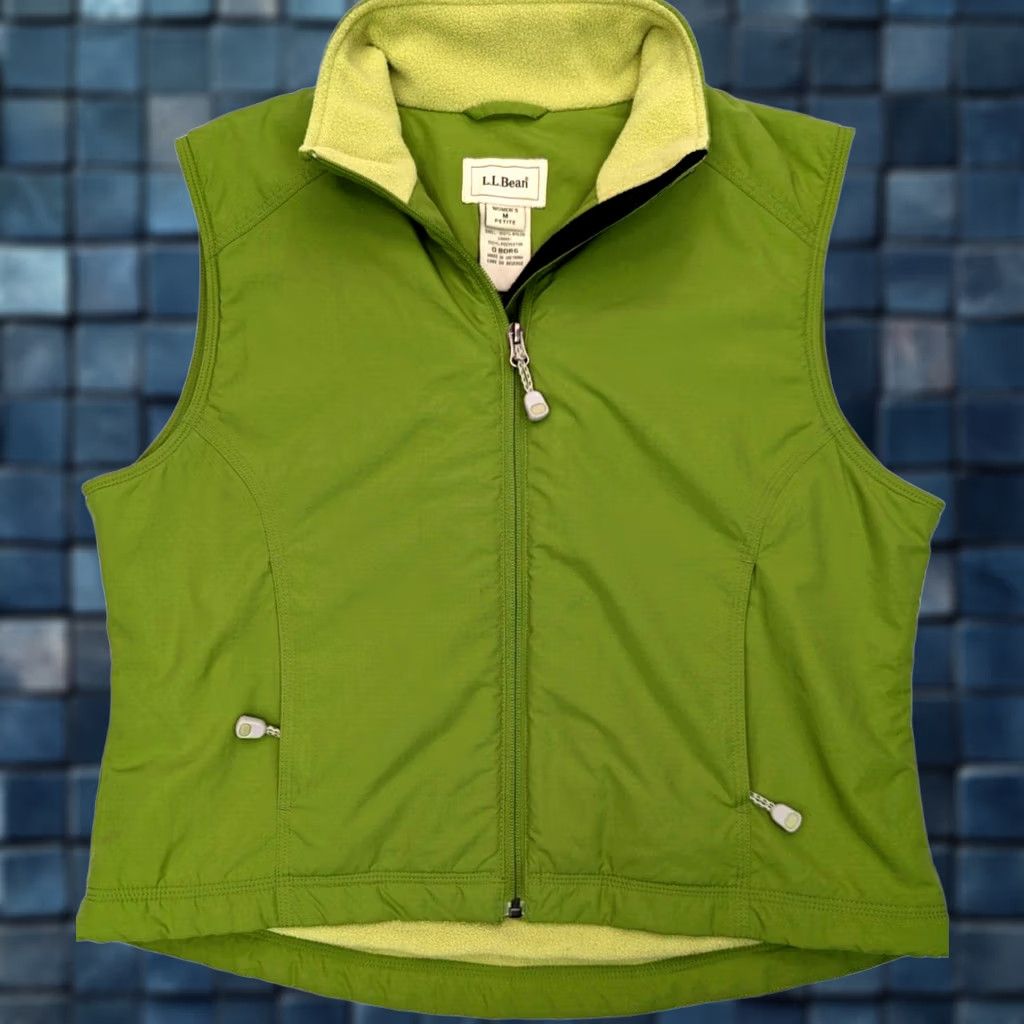 Vintage L.L. Bean Vest Women Petite M Green Full Zip Fleece Lined Wool? (note: original says Nylon outer, polyester lining) Size M / US 6-8 / IT 42-44 - 1 Thumbnail