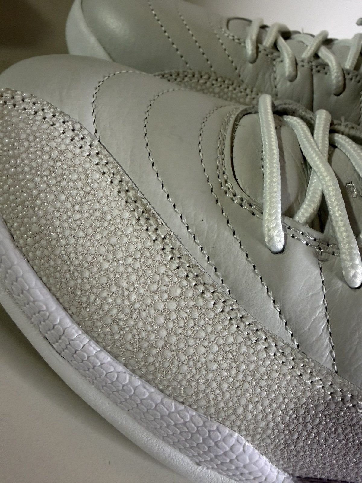 Jordan Brand × October's Very Own Air Jordan 12 OVO White Gold DS Size 12 OG Box Size US 12 / EU 45 - 4 Thumbnail