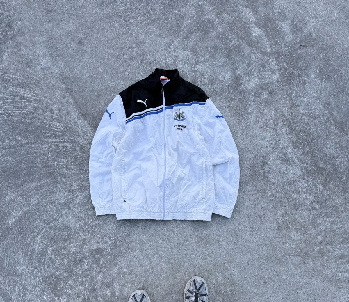 Other Vintage Puma Newcastle United soccer streetwear jacket Size US L / EU 52-54 / 3 - 8 Thumbnail