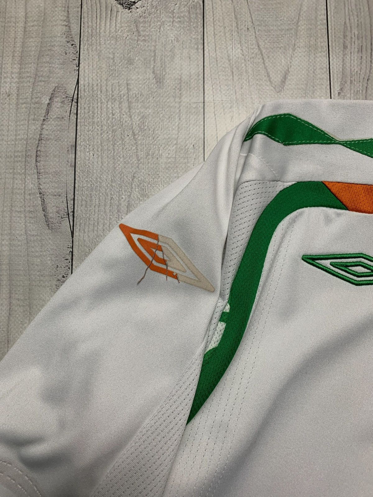 Umbro × Vintage Vintage Umbro Ireland soccer jersey size S logo Size US S / EU 44-46 / 1 - 4 Thumbnail