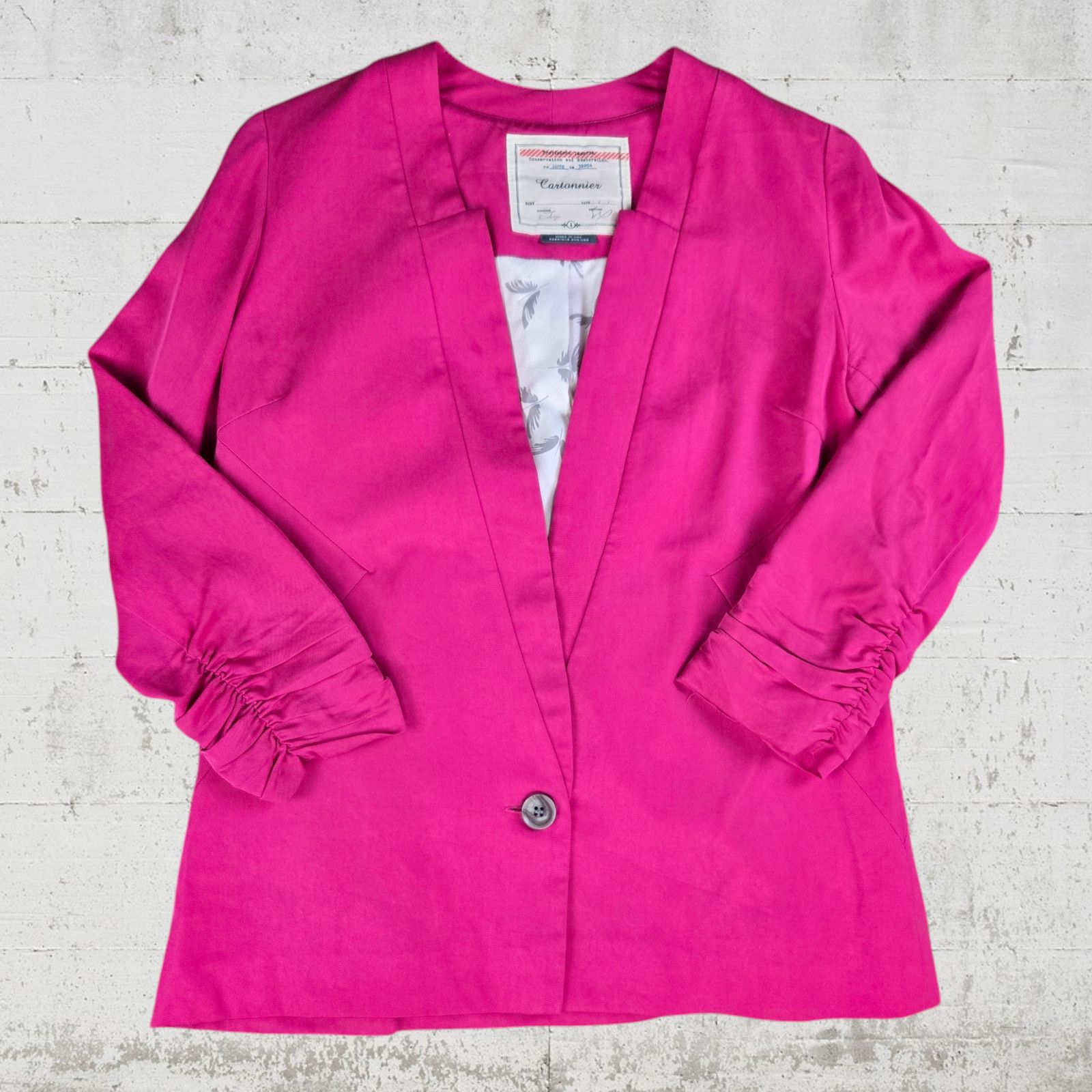Anthropologie Anthropologie Pink Ruched Sleeve Barbiecore Blazer Size 4 Size S / US 4 / IT 40 - 2 Thumbnail