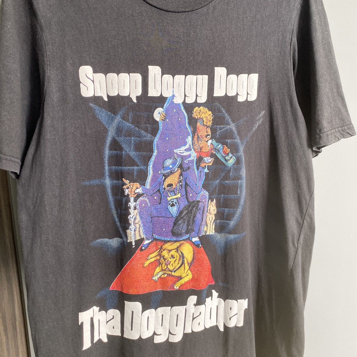 Snoop Dogg Thrashed Faded Snoop Doggy Dog American Rapper Tee Size US L / EU 52-54 / 3 - 2 Thumbnail
