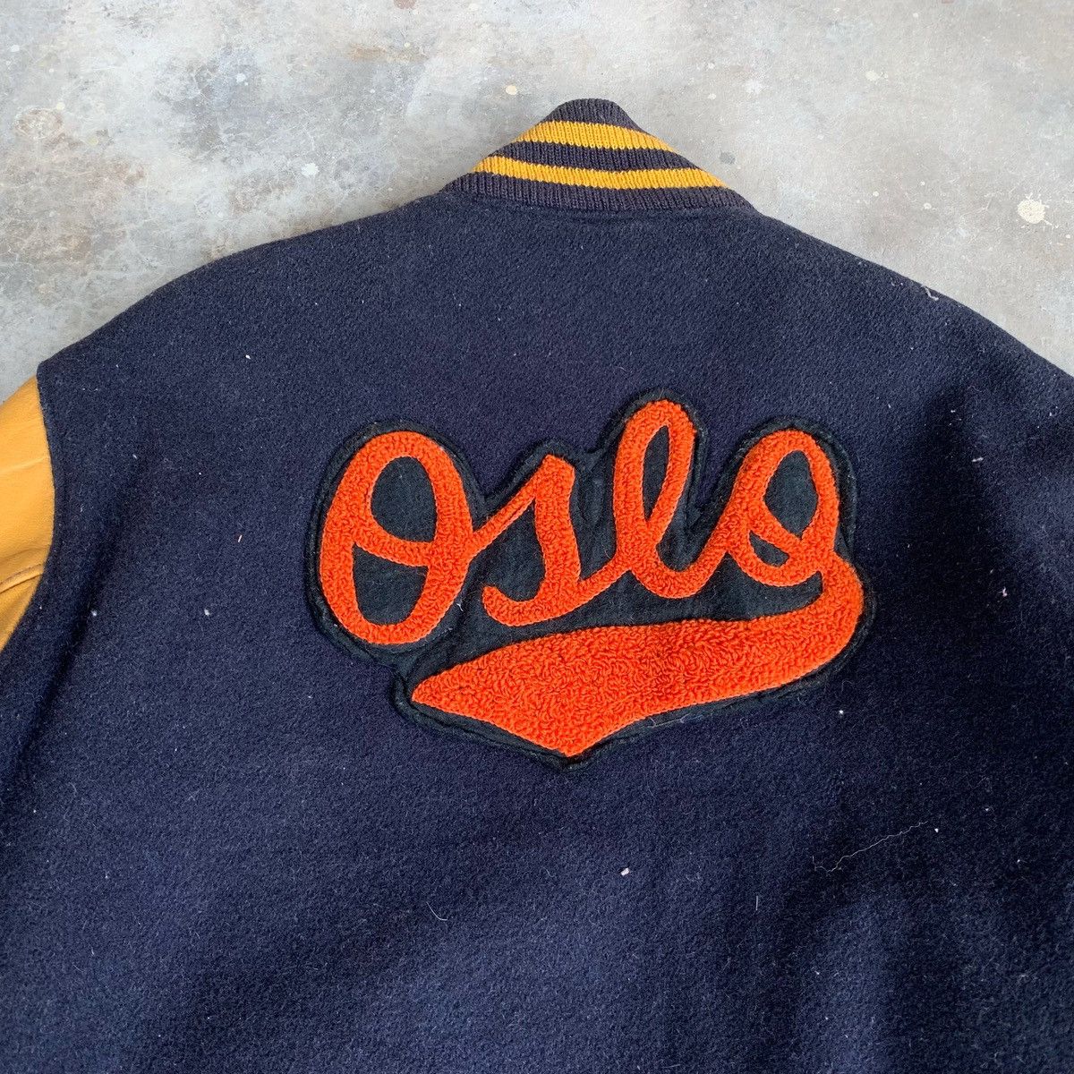 Golden Bear VINTAGE 90s GOLDEN BEAR OSLO WOOL VARSITY LEATHER JACKET Size US S / EU 44-46 / 1 - 7 Thumbnail