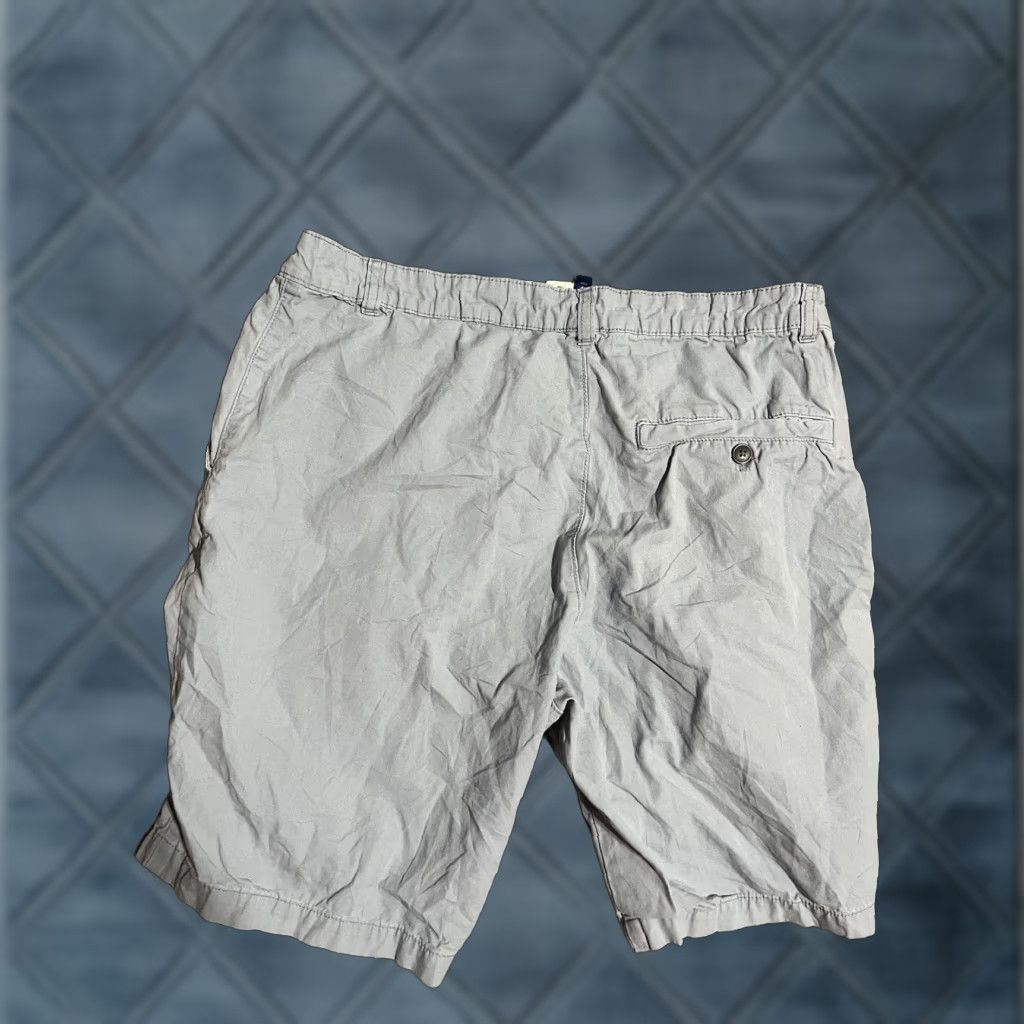 H&M VINTAGE H&M Divided Chino Shorts Men 34 Blue 100% Cotton Shorts Button Fly Belt Loops Flat Front Regular Size 34 Mens Size US 34 / EU 50 - 1 Thumbnail