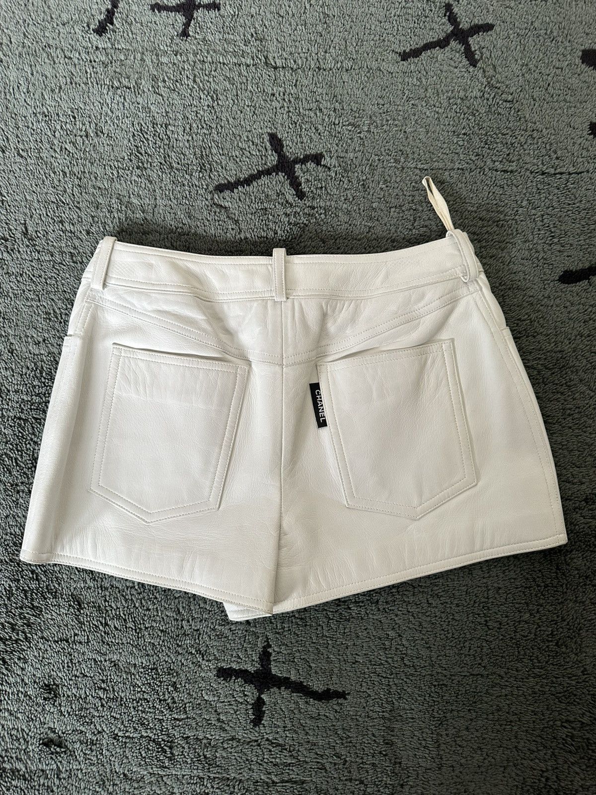 Chanel Archive Chanel Spring 1996 96p Leather Shorts Size 26" / US 2 / IT 38 - 2 Thumbnail