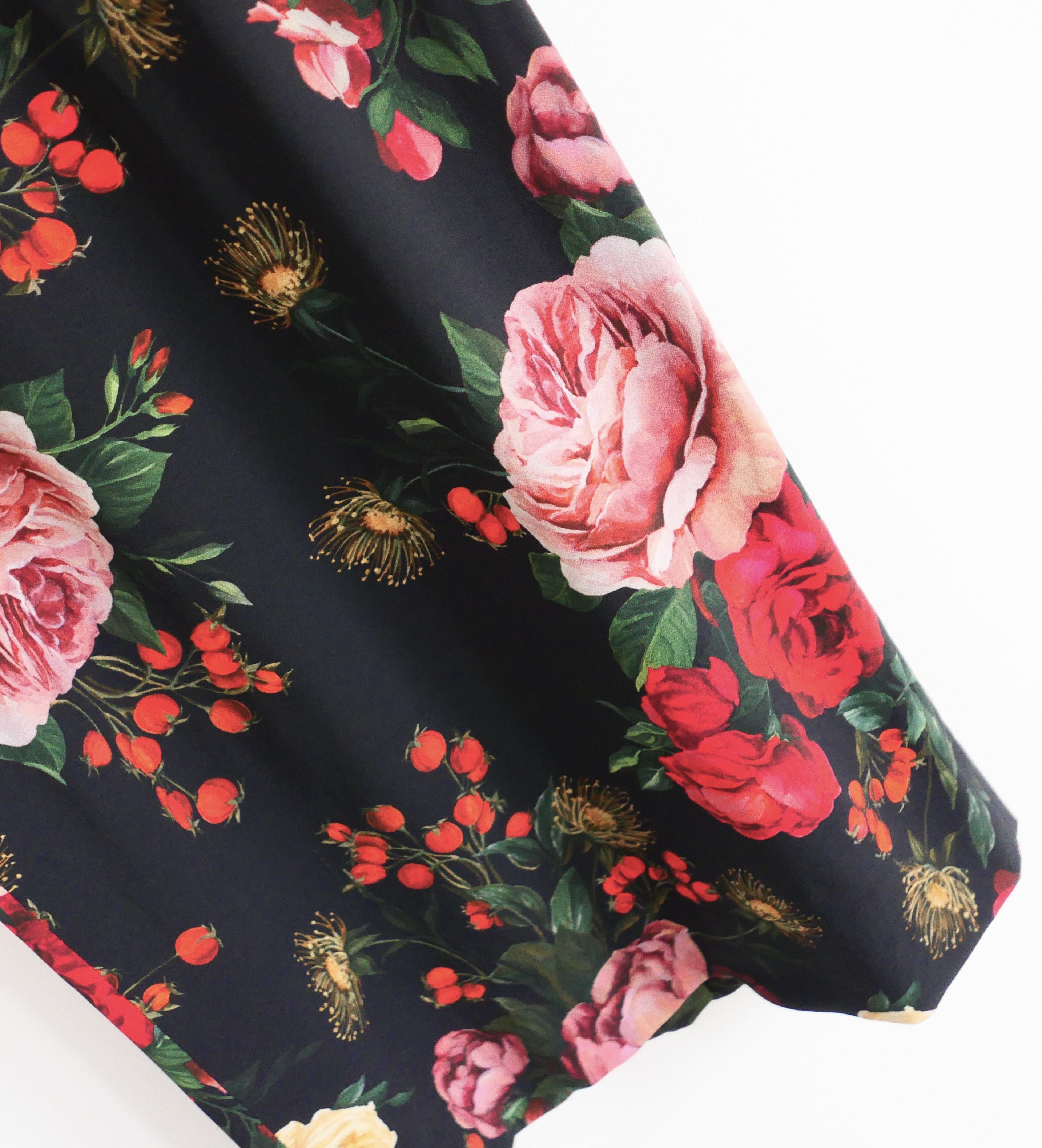 Dolce & Gabbana Dolce & Gabbana Red & Black Rose Print Sheath Dress Size S / US 4 / IT 40 - 3 Thumbnail