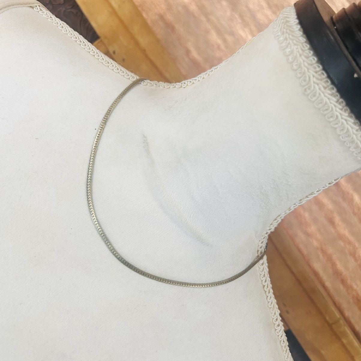 Vintage Vintage 70s-80s American Showcase flat herringbone necklace Size ONE SIZE - 1 Thumbnail