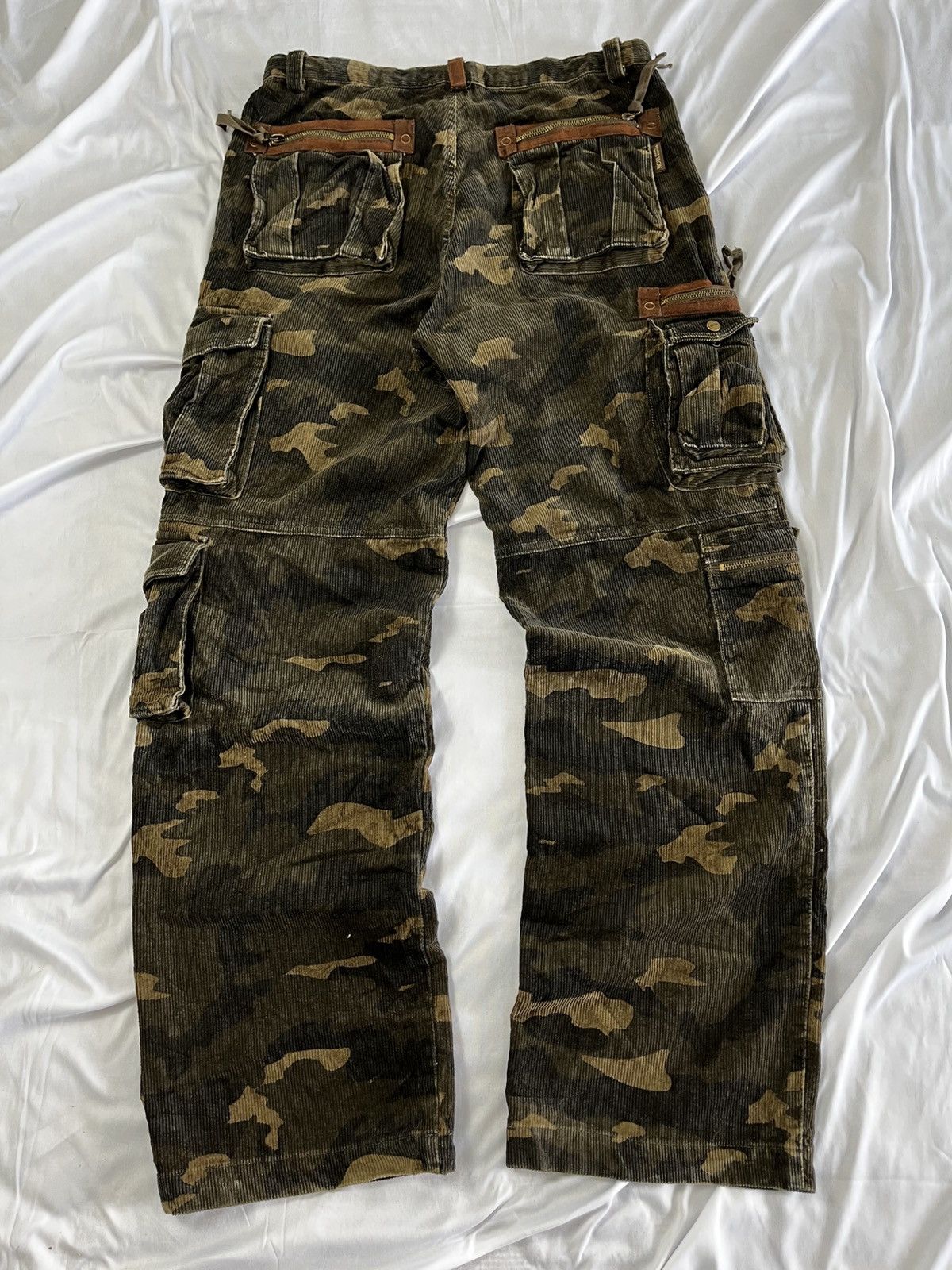 Japanese Brand Japanese brand cargo pants with camouflage motif Size US 32 / EU 48 - 4 Thumbnail