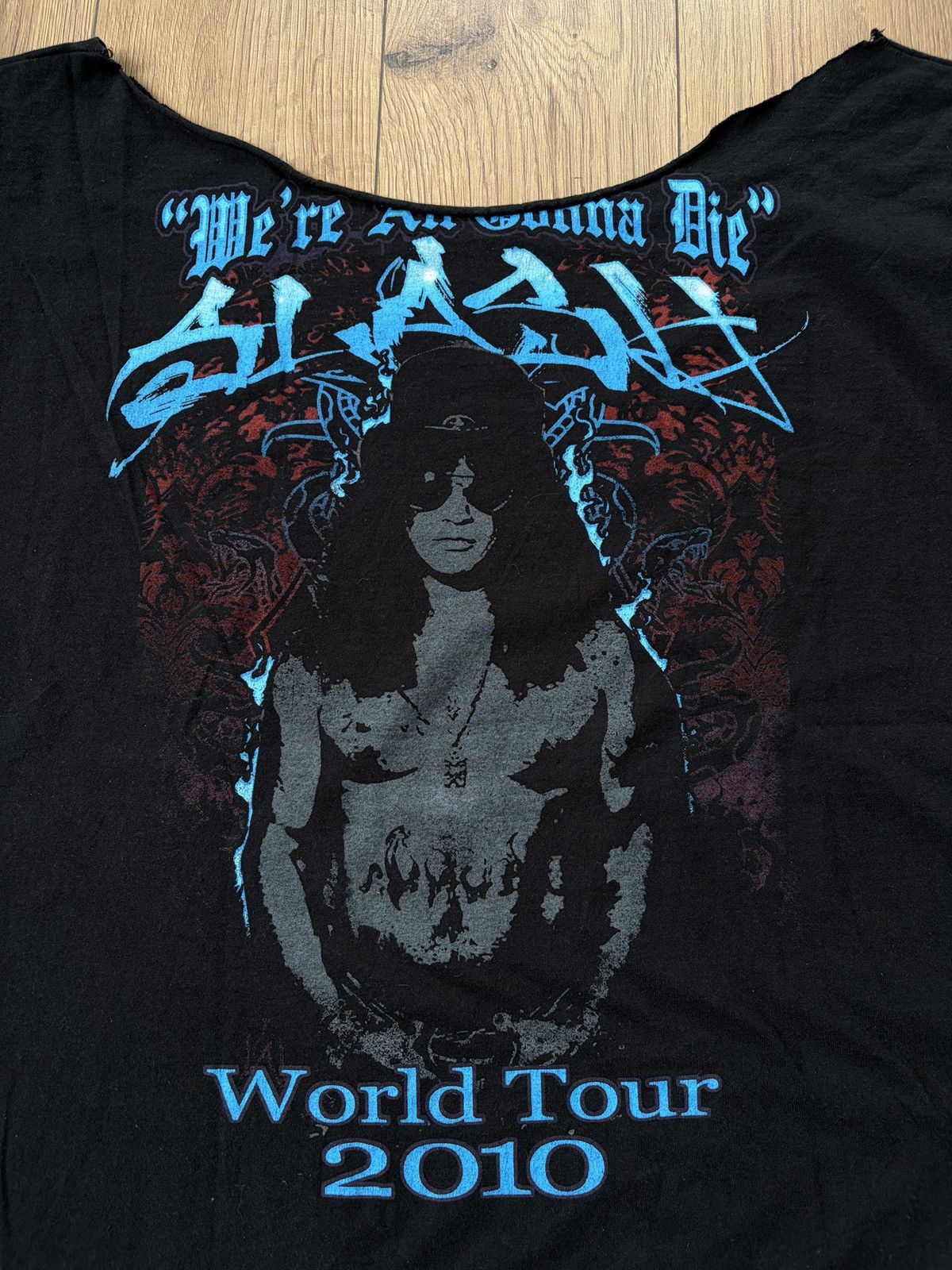 Band Tees SLASH 2010 World Tour Cutted T-shirt Size US XL / EU 56 / 4 - 7 Thumbnail