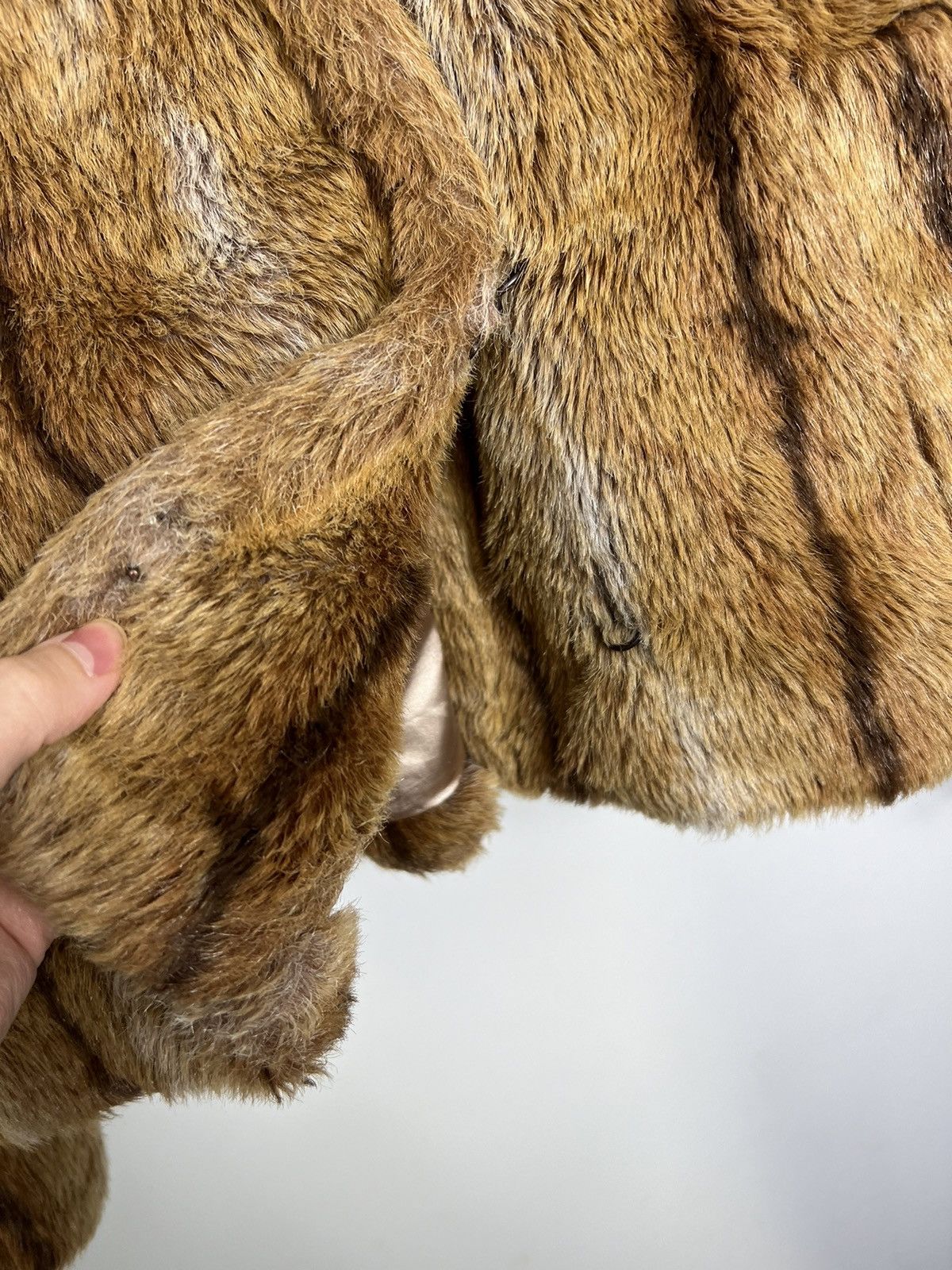 Other Beautiful Women's Fur H&M Avant Garde Size M / US 6-8 / IT 42-44 - 3 Thumbnail