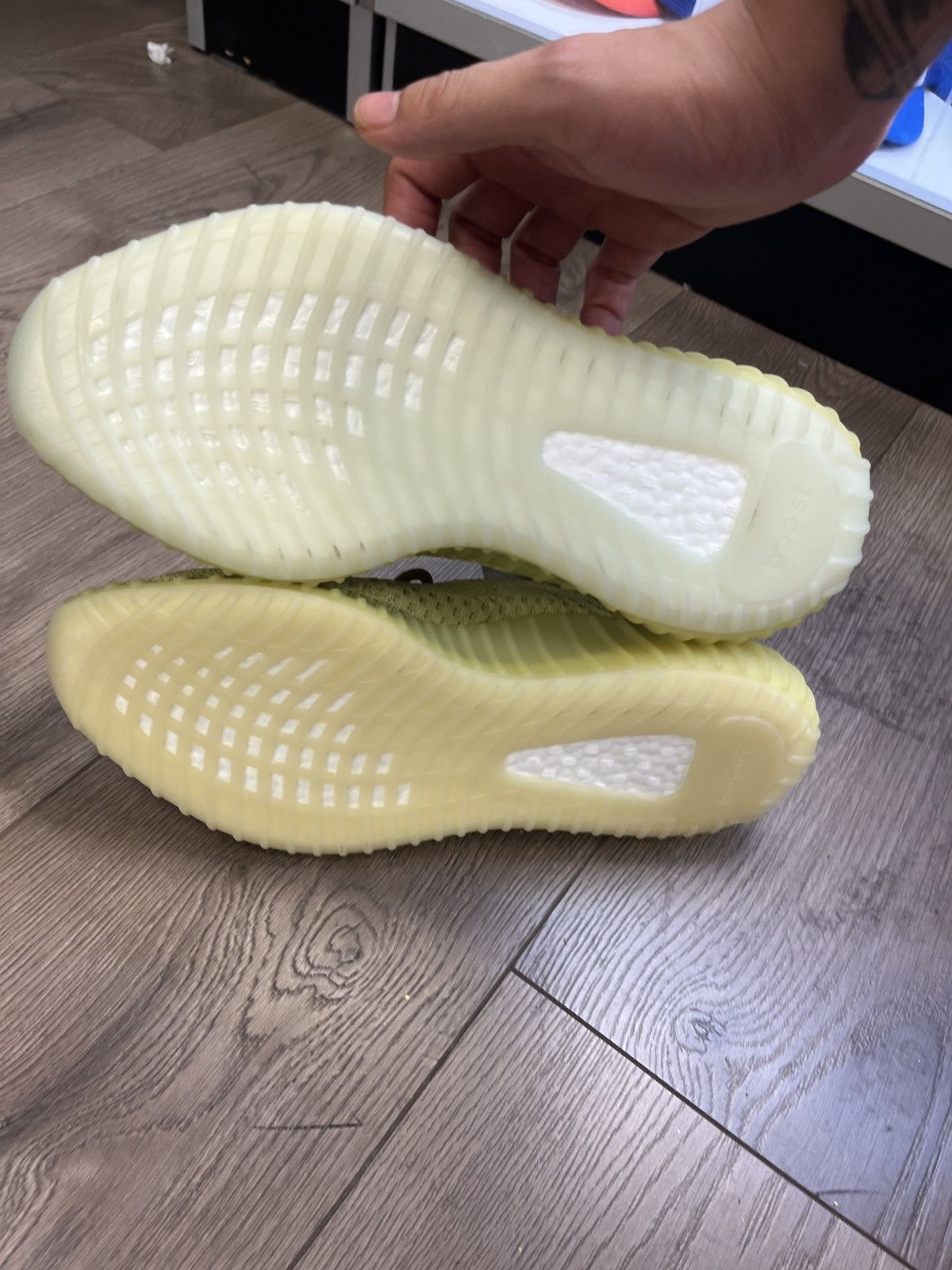 Adidas Yeezy 350 V2 Marsh Size US 10.5 / EU 43-44 - 5 Thumbnail