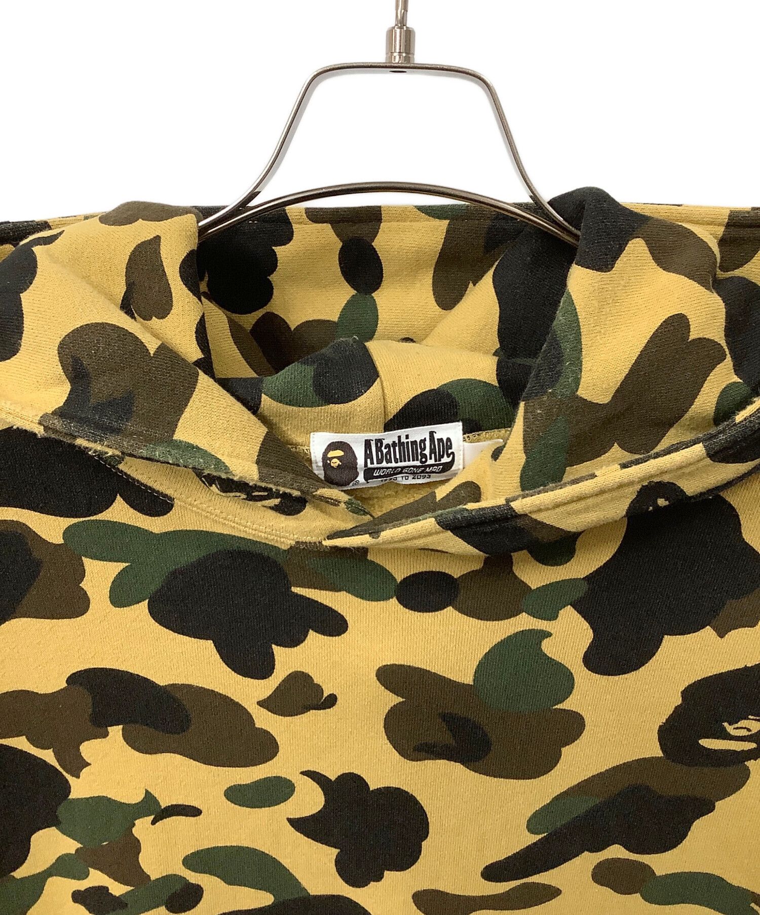 Bape A BATHING APE Shark Camouflage Pullover Hoodie Khaki XL Size US XL / EU 56 / 4 - 2 Thumbnail