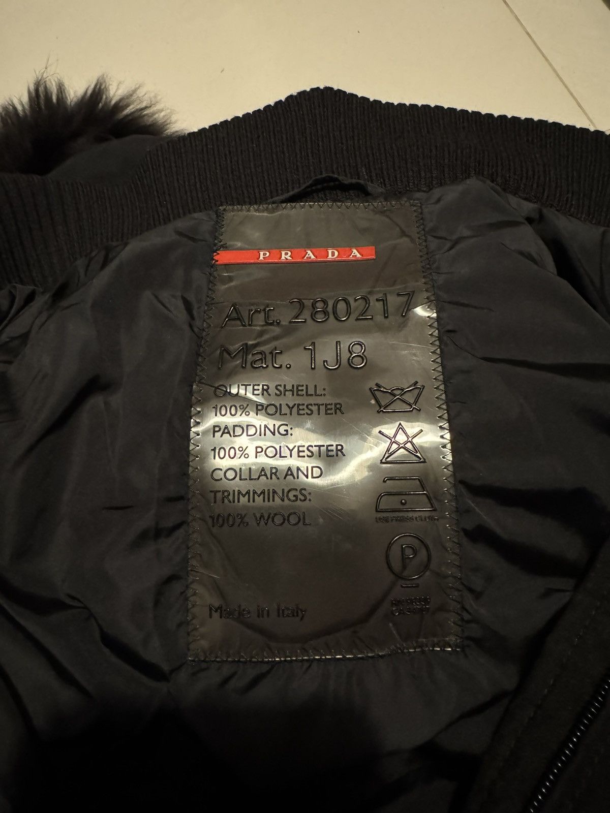 Prada Prada Puffer Coat Black Red Tab S women vintage Size US S / EU 44-46 / 1 - 7 Thumbnail
