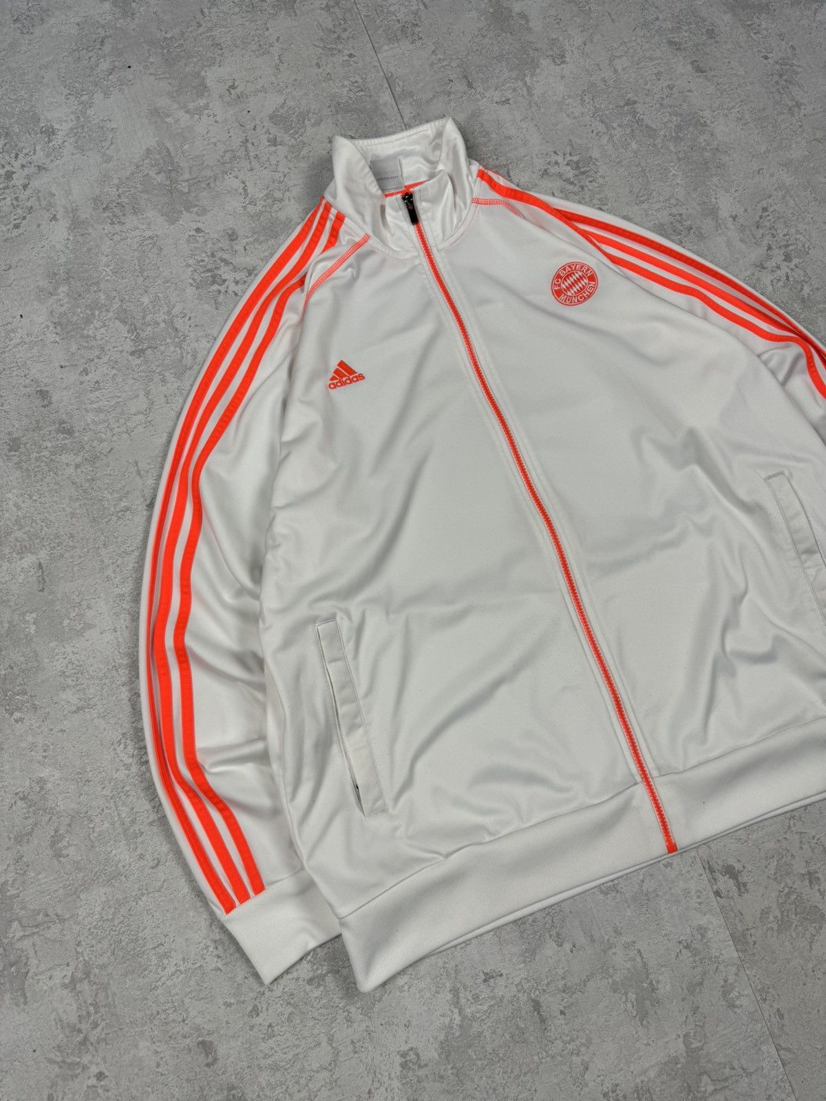 Adidas Adidas Bayern Munich Track Jacket White Red 3 Stripe SizeXXL Size US XXL / EU 58 / 5 - 2 Thumbnail