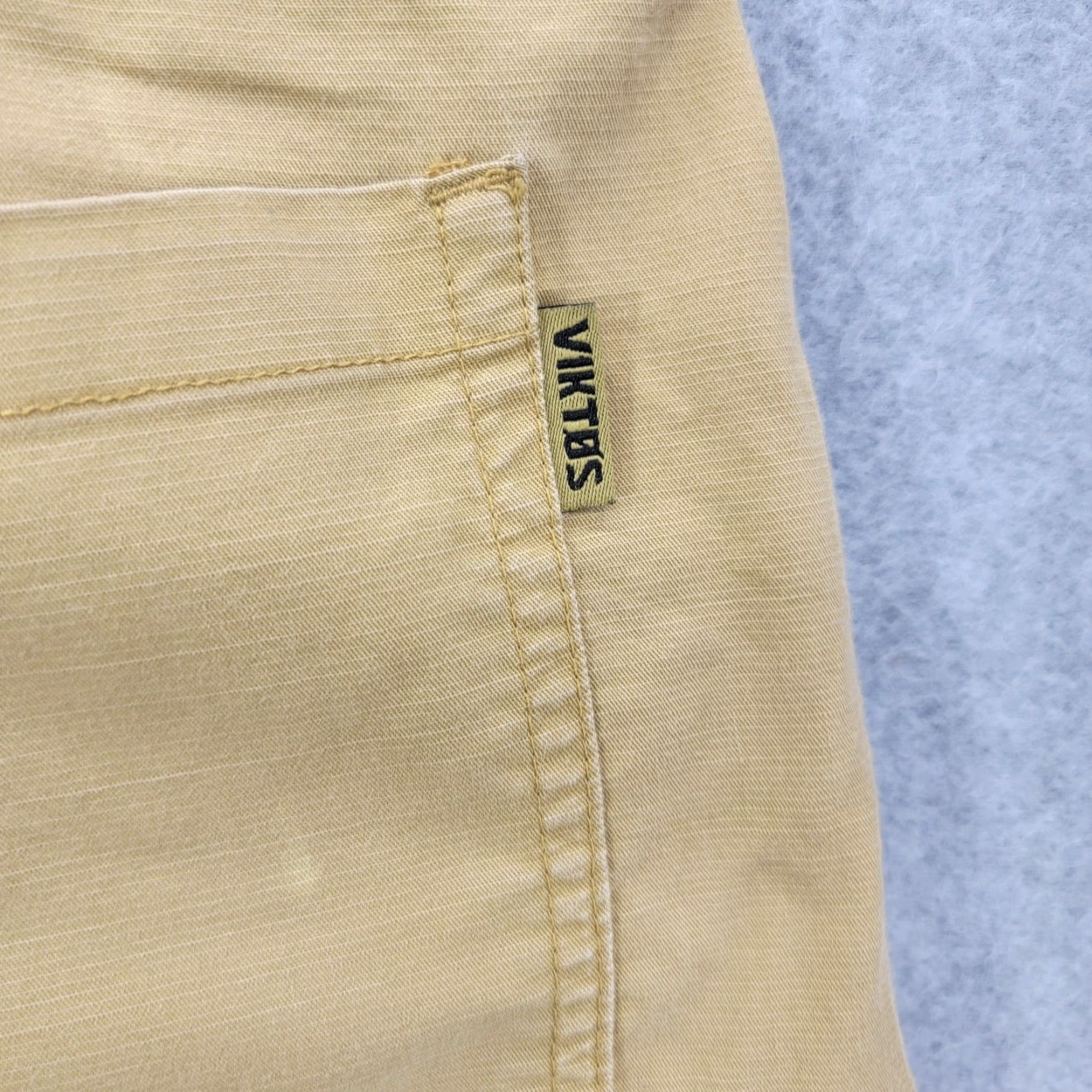 Vintage Viktos Shorts Mens 44 Tan Wartorn Ripstop Cargo Pockets Canvas Comfort Tactical Cargo Pocket Men 44 Brown Regular Mens Size US 44 / EU 60 - 6 Thumbnail