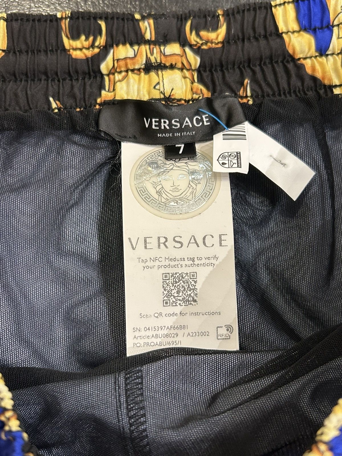Versace Versace Motif Swim Trunks Size US 34 / EU 50 - 3 Thumbnail